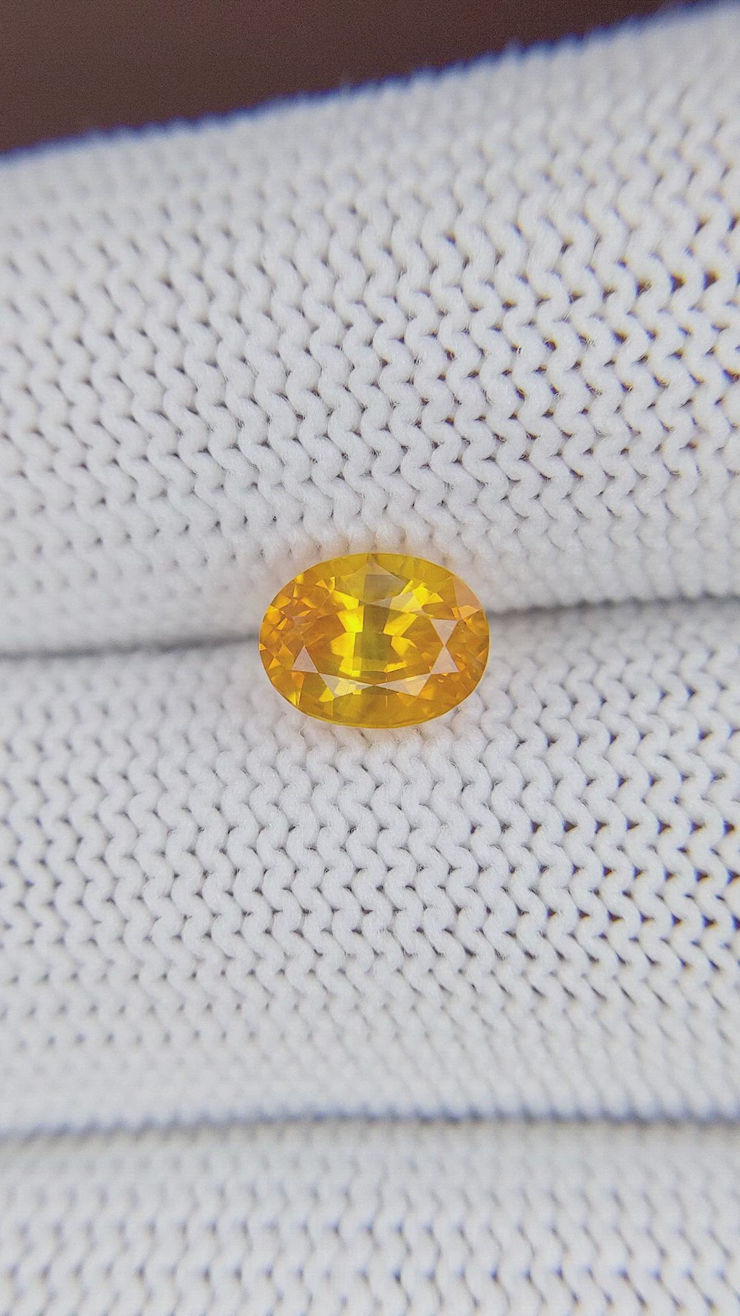 1.79 Ct. Yellow Sapphire from Ceylon (Sri Lanka) Size Video