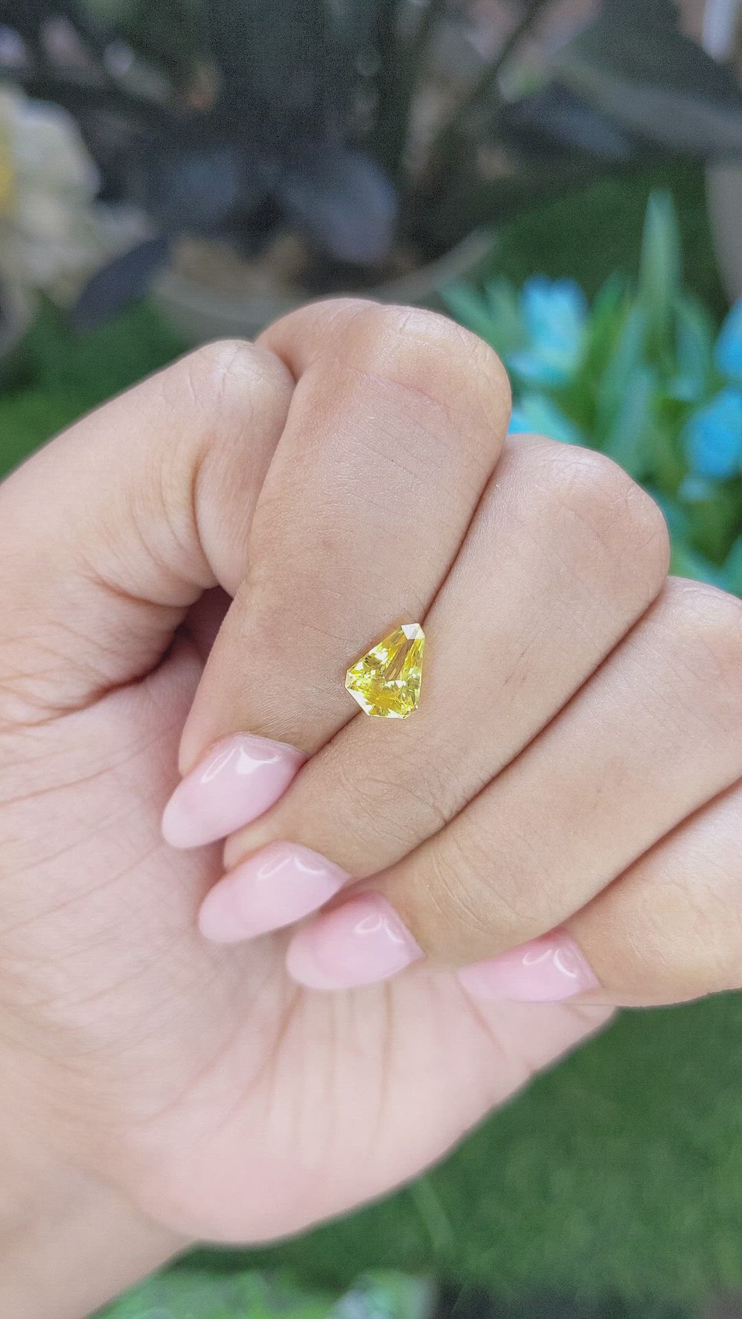 1.16 Ct. Yellow Sapphire from Ceylon (Sri Lanka) Size Video