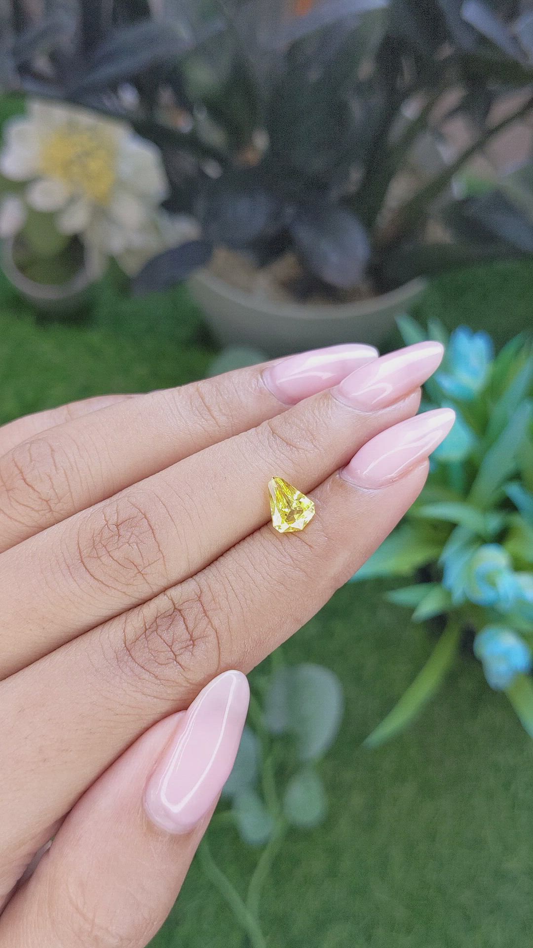 1.16 Ct. Yellow Sapphire from Ceylon (Sri Lanka) Size Video
