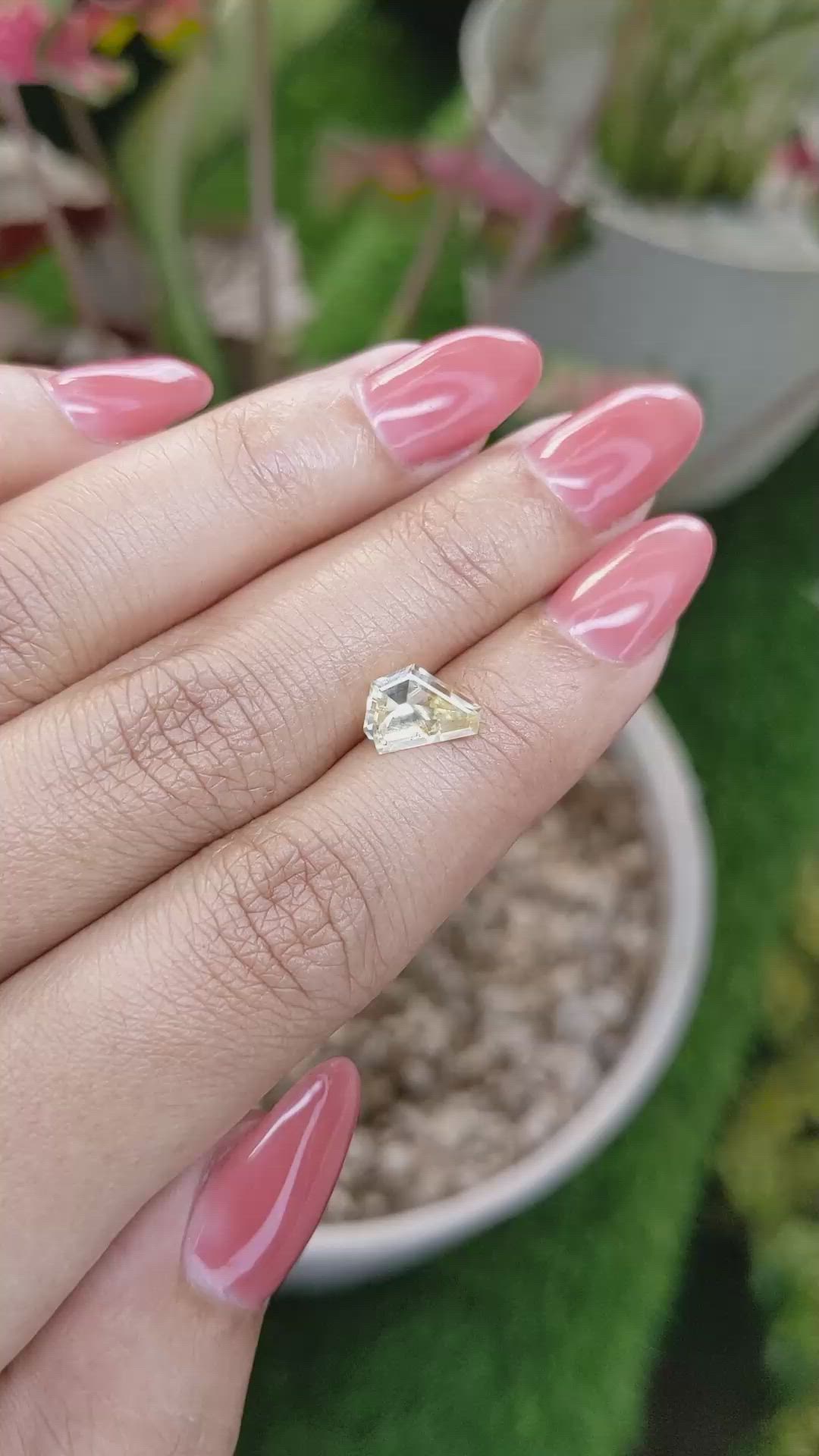 1.52 Ct. Yellow Sapphire from Ceylon (Sri Lanka) Size Video