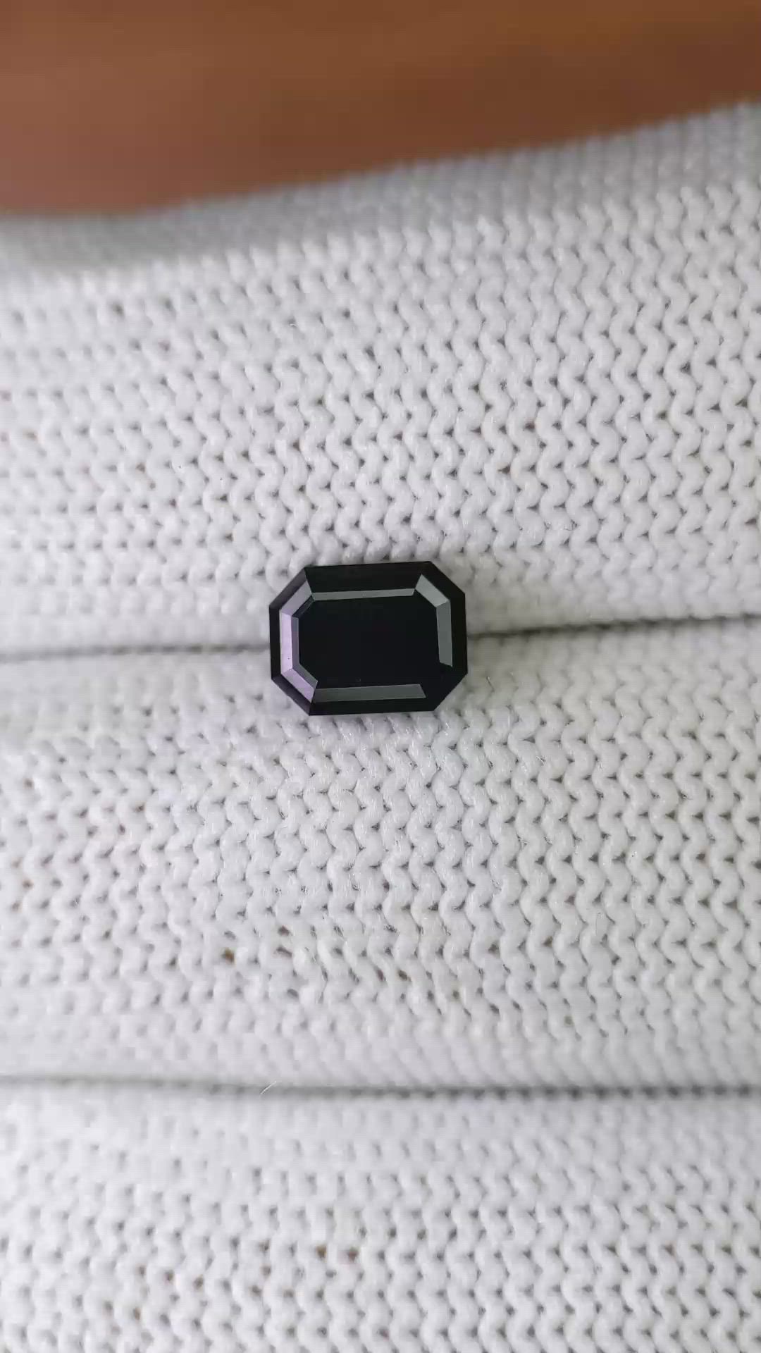 1.55 Ct. Blue Sapphire from Ceylon (Sri Lanka) Size Video