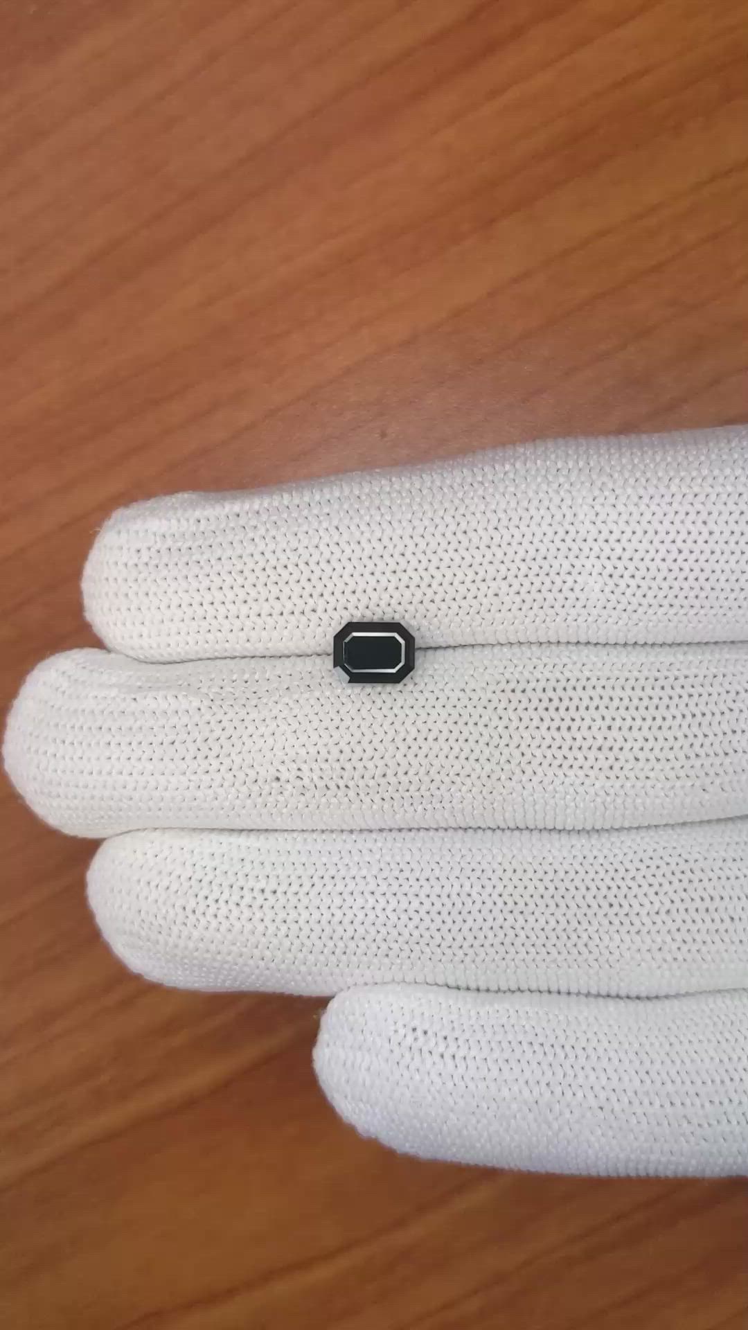 1.55 Ct. Blue Sapphire from Ceylon (Sri Lanka) Size Video