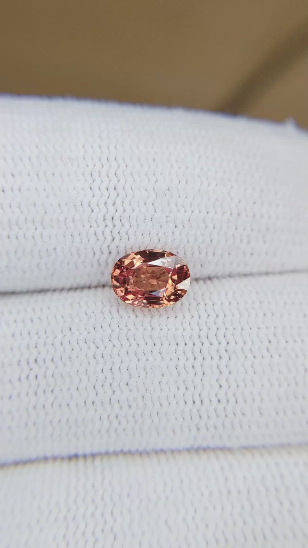 1.35 Ct. Padparadscha Sapphire from Ceylon (Sri Lanka) Size Video