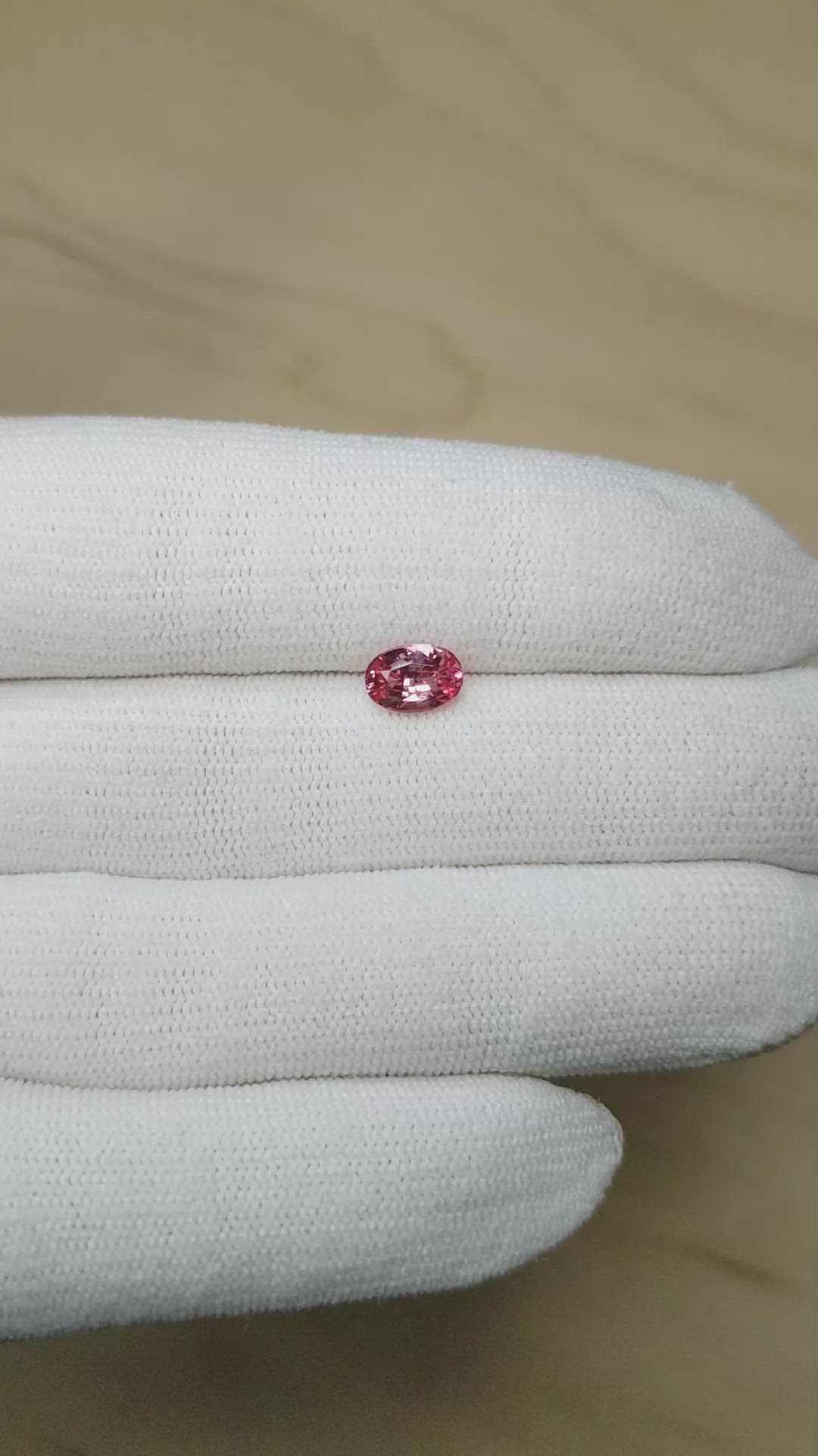 1.16 Ct. Padparadscha Sapphire from Ceylon (Sri Lanka) Size Video