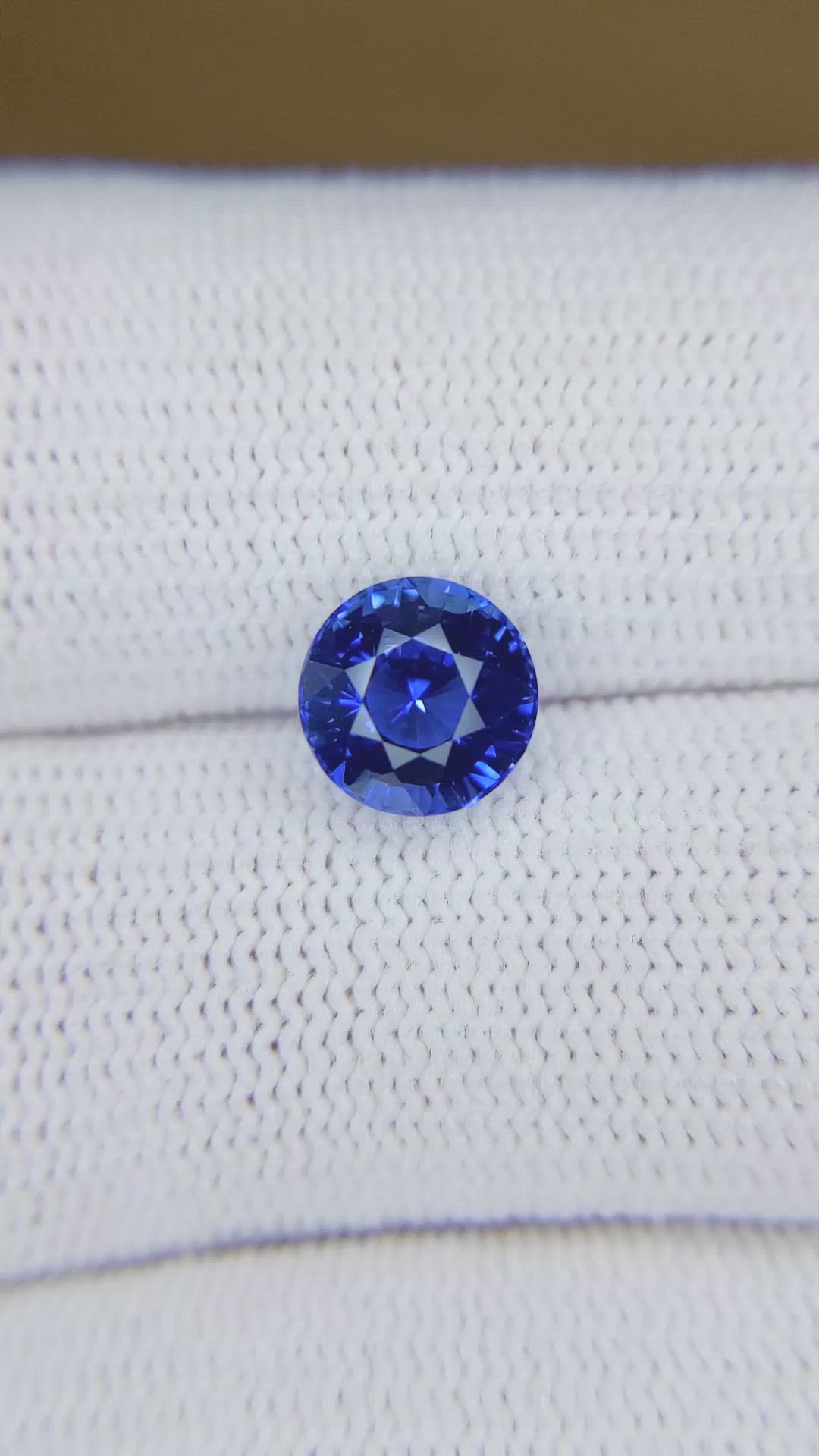 2.58 Ct. Blue Sapphire from Ceylon (Sri Lanka) Size Video