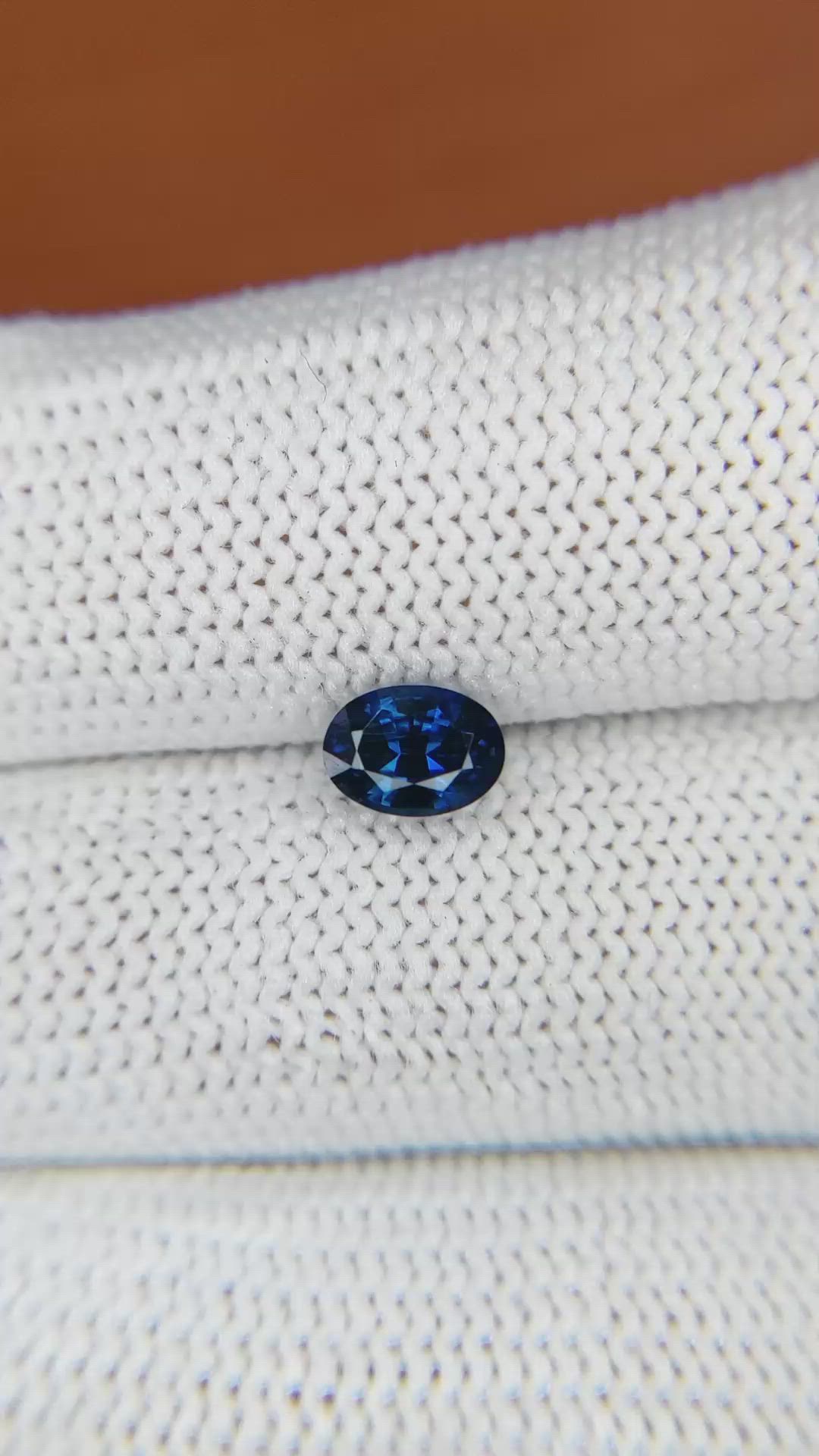 1.07 Ct. Blue Sapphire from Ceylon (Sri Lanka) Size Video