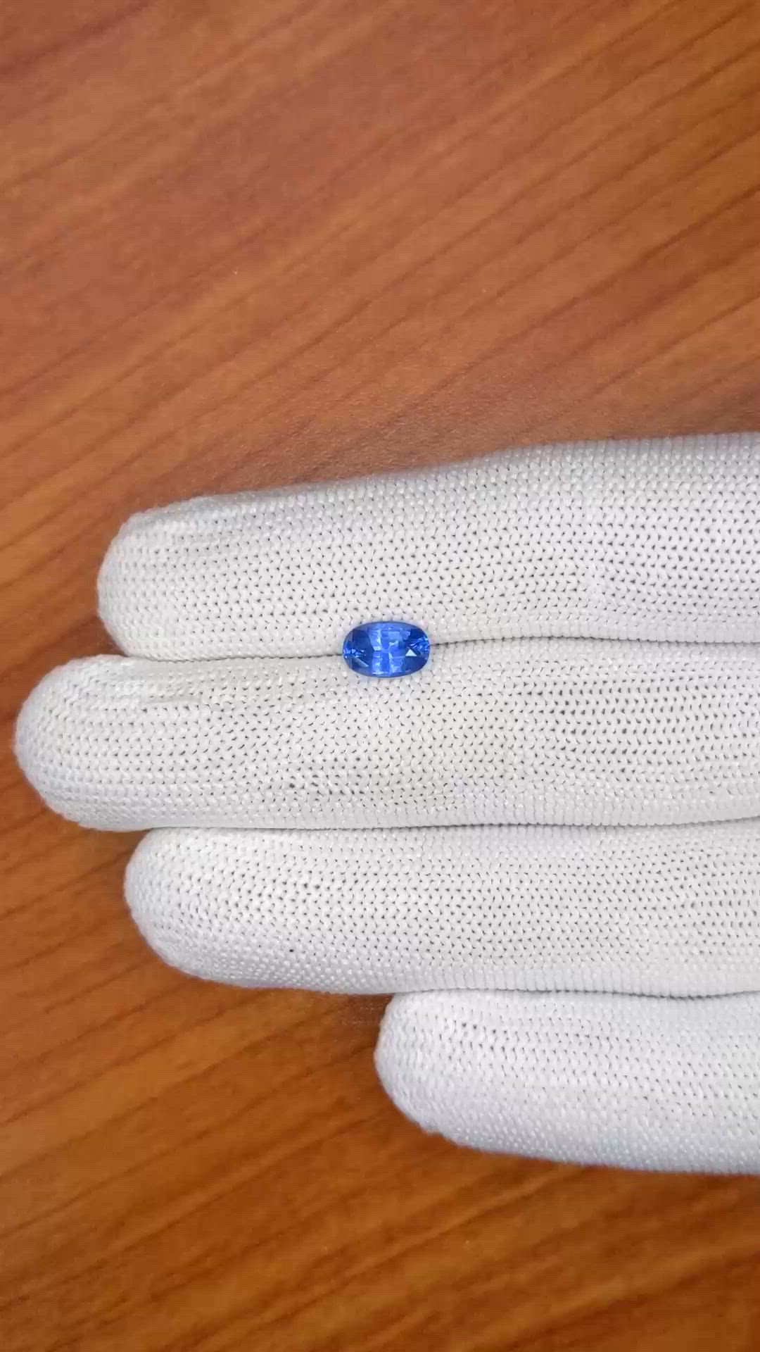 1.27 Ct. Blue Sapphire from Ceylon (Sri Lanka) Size Video