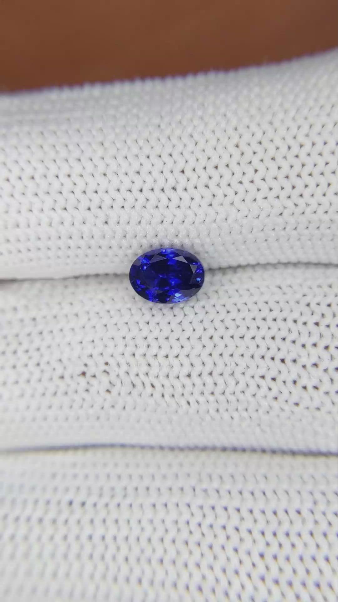 1.10 Ct. Blue Sapphire from Ceylon (Sri Lanka) Size Video