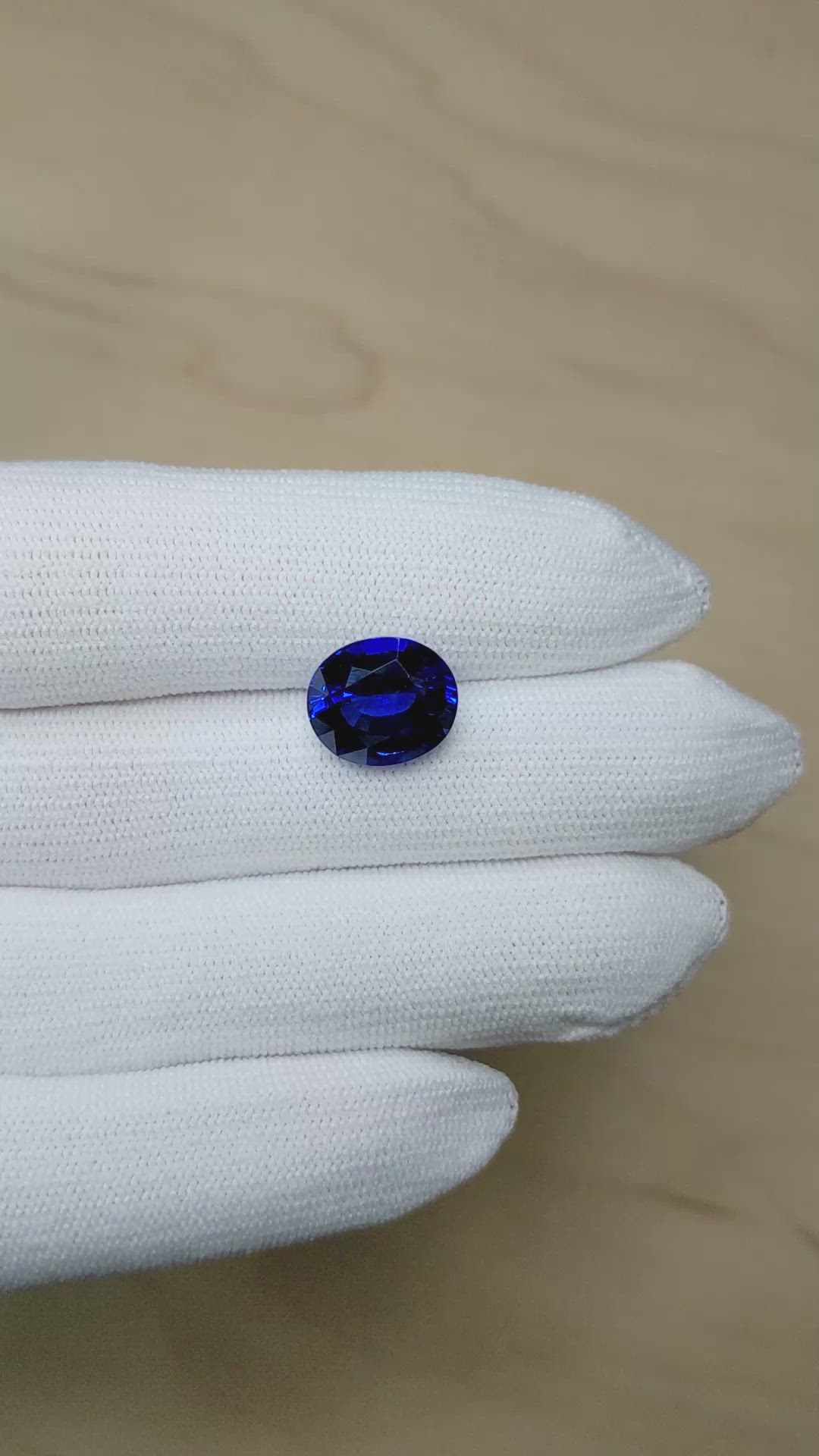7.67 Ct. Blue Sapphire from Ceylon (Sri Lanka) Size Video