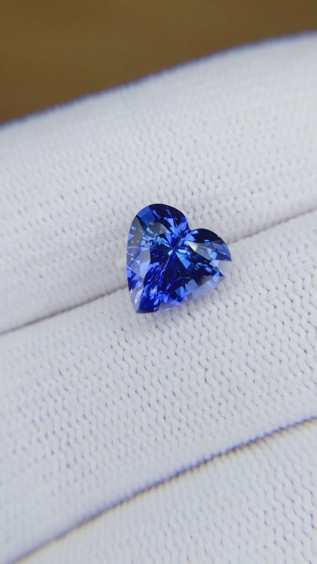 3.15 Ct. Blue Sapphire from Ceylon (Sri Lanka) Size Video