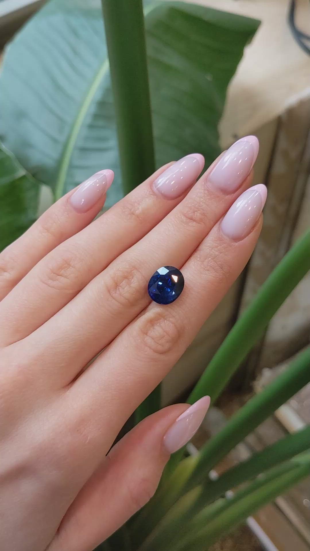 7.86 Ct. Blue Sapphire from Ceylon (Sri Lanka) Size Video