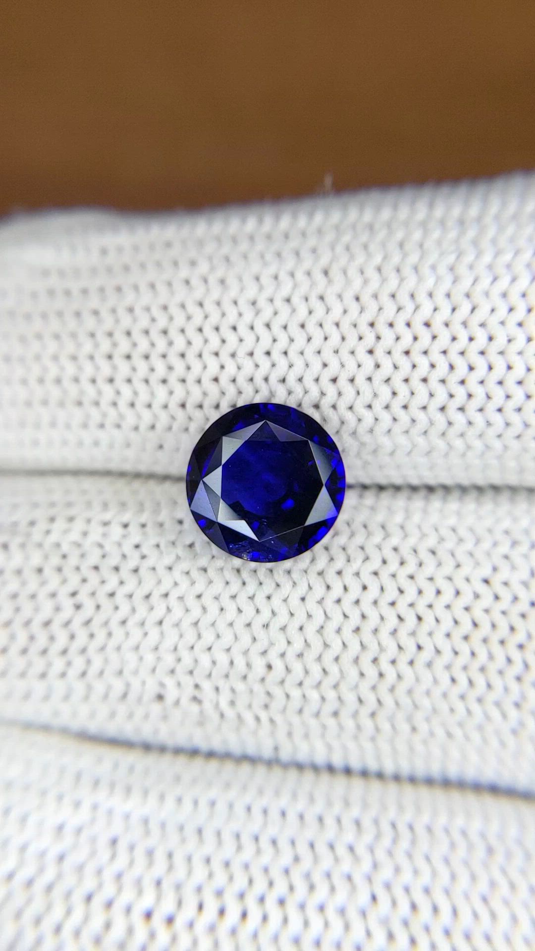 3.38 Ct. Blue Sapphire from Ceylon (Sri Lanka) Size Video