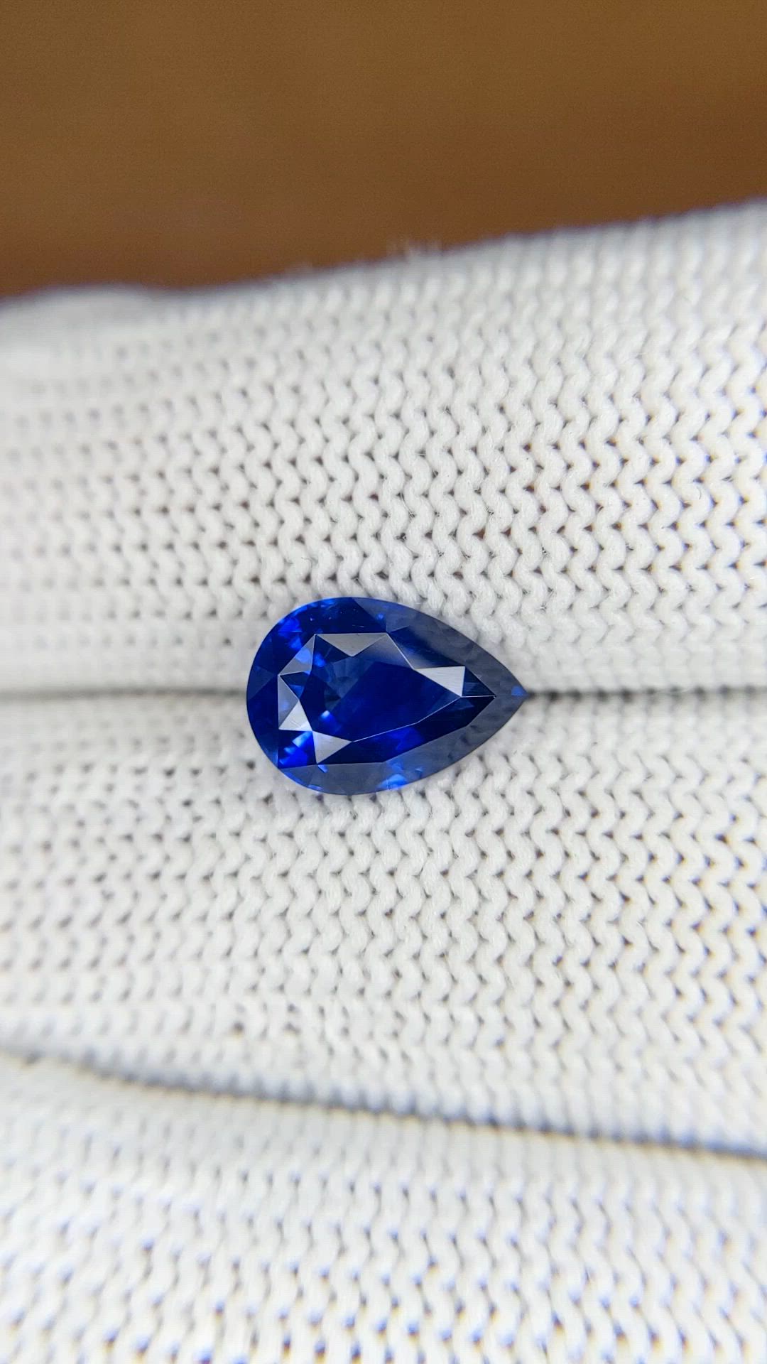 2.53 Ct. Blue Sapphire from Ceylon (Sri Lanka) Size Video