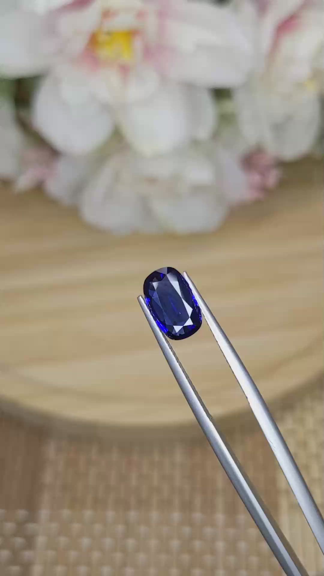 1.85 Ct. Blue Sapphire from Ceylon (Sri Lanka) Size Video