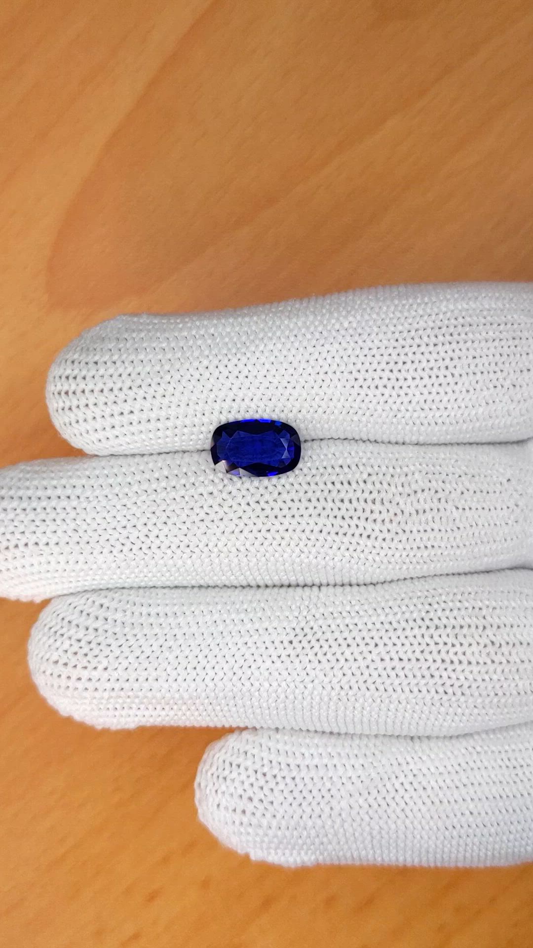 1.85 Ct. Blue Sapphire from Ceylon (Sri Lanka) Size Video