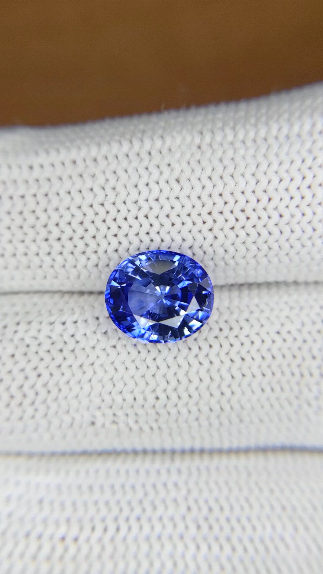 3.33 Ct. Blue Sapphire from Ceylon (Sri Lanka) Size Video