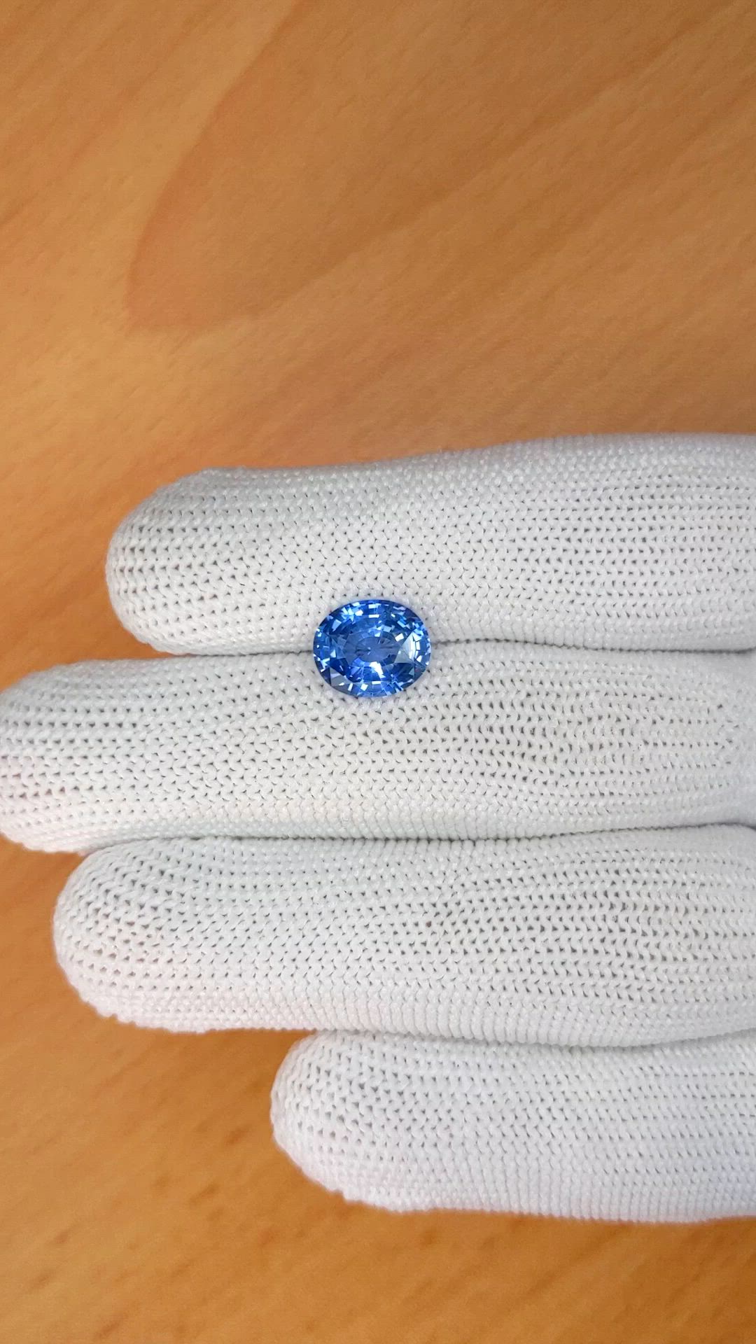 3.21 Ct. Blue Sapphire from Ceylon (Sri Lanka) Size Video