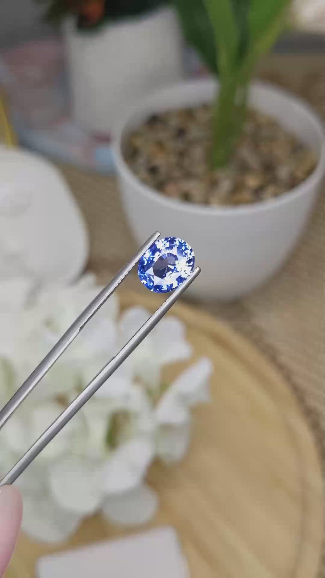 3.21 Ct. Blue Sapphire from Ceylon (Sri Lanka) Size Video