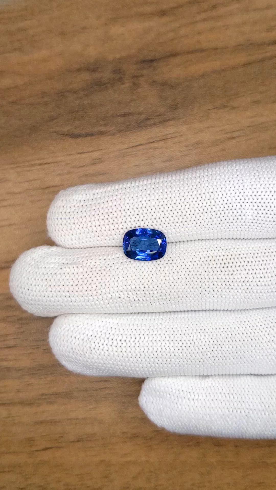2.58 Ct. Blue Sapphire from Ceylon (Sri Lanka) Size Video