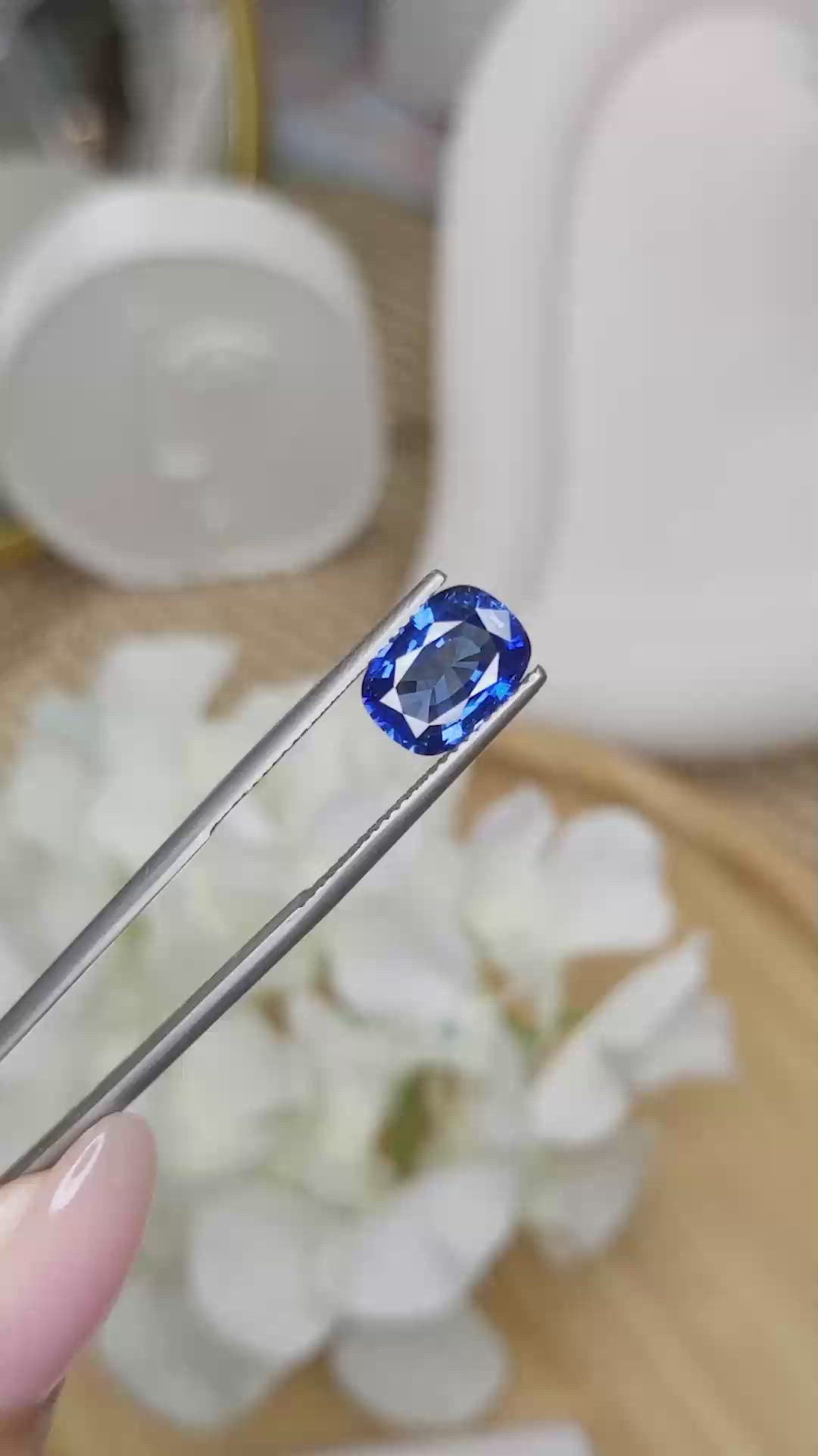 2.58 Ct. Blue Sapphire from Ceylon (Sri Lanka) Size Video
