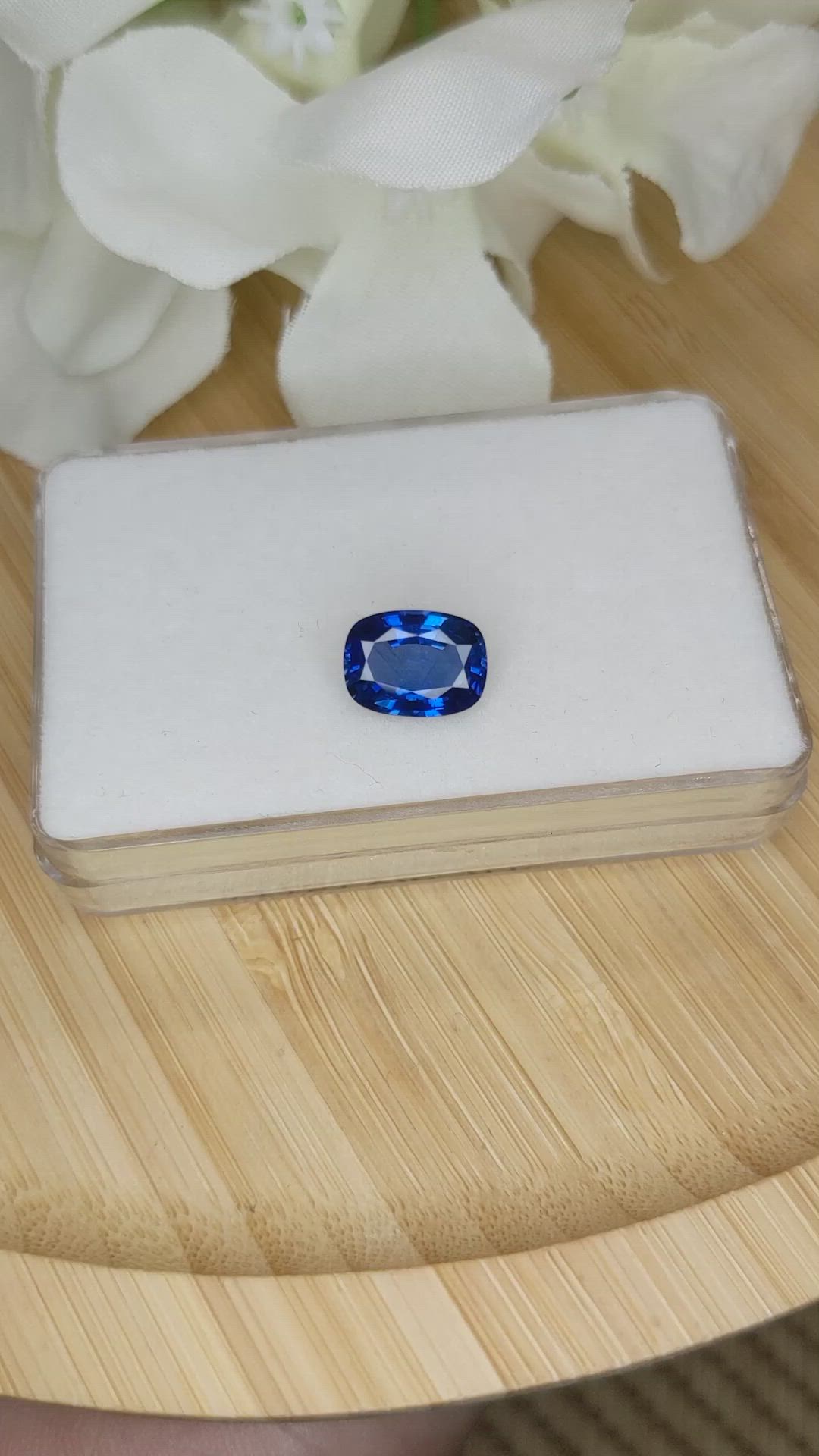 2.58 Ct. Blue Sapphire from Ceylon (Sri Lanka) Size Video