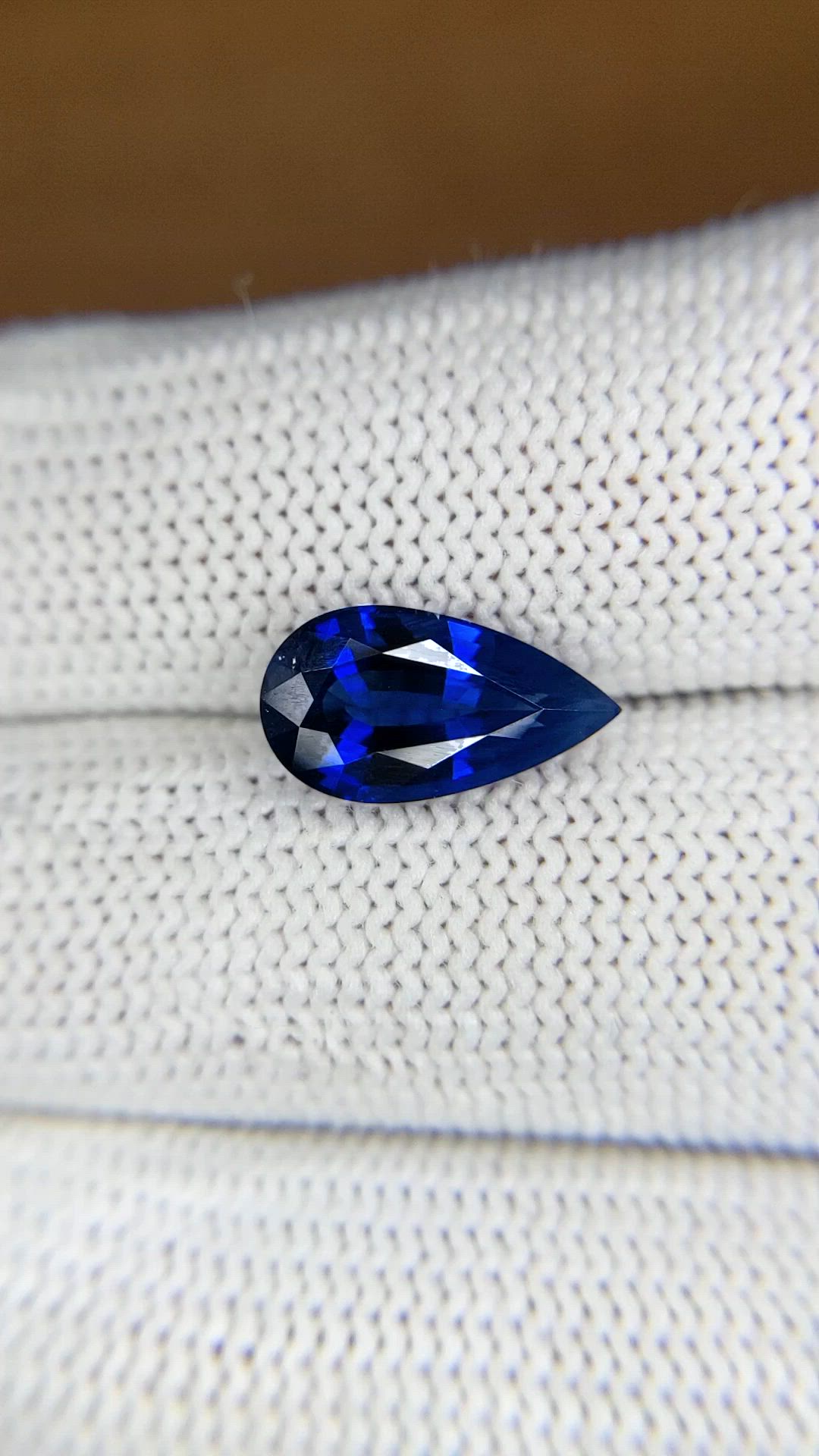 3.30 Ct. Blue Sapphire from Ceylon (Sri Lanka) Size Video