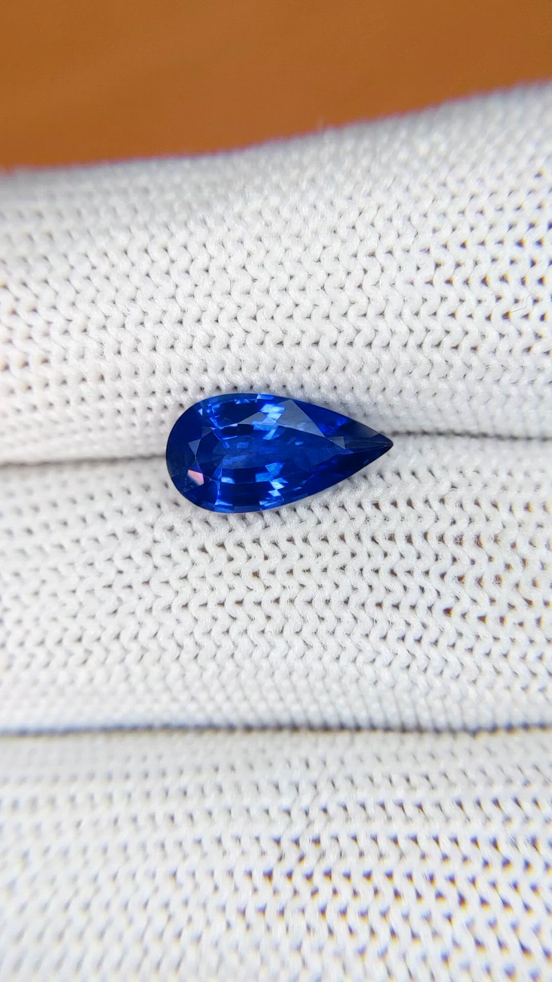 2.34 Ct. Blue Sapphire from Ceylon (Sri Lanka) Size Video