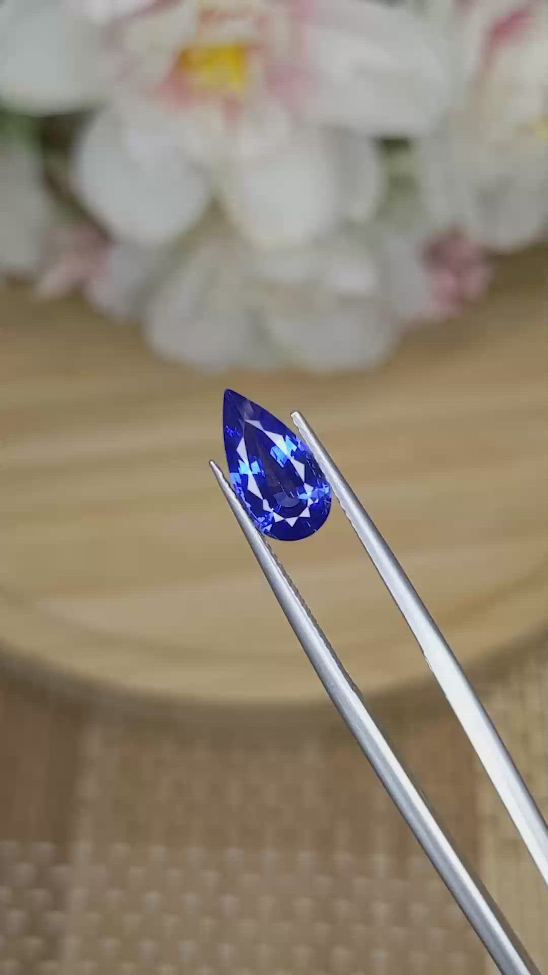 2.34 Ct. Blue Sapphire from Ceylon (Sri Lanka) Size Video