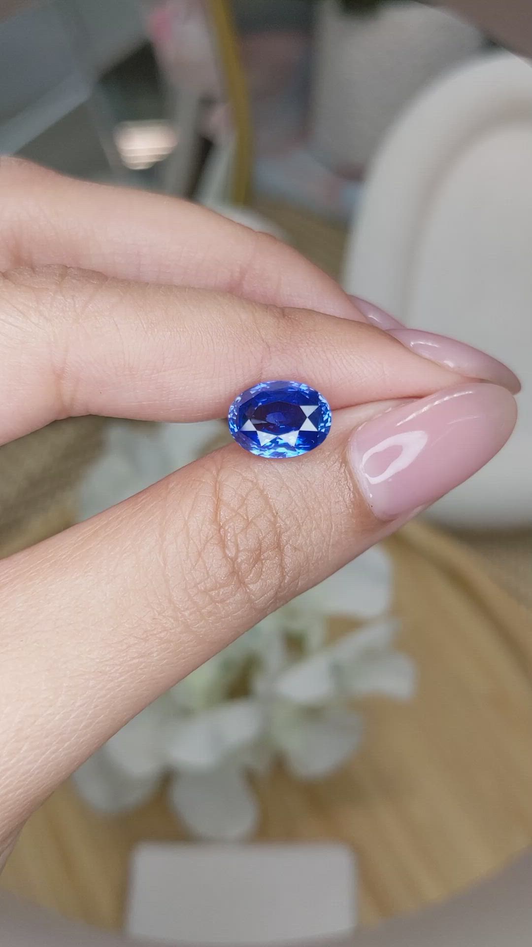 4.01 Ct. Blue Sapphire from Ceylon (Sri Lanka) Size Video