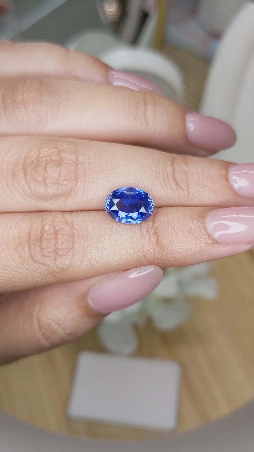 4.01 Ct. Blue Sapphire from Ceylon (Sri Lanka) Size Video