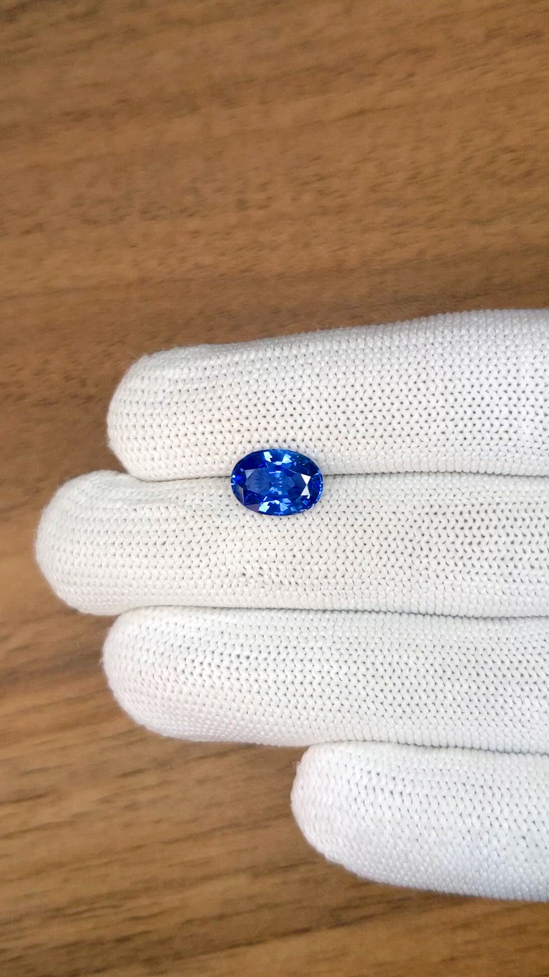 2.77 Ct. Blue Sapphire from Ceylon (Sri Lanka) Size Video