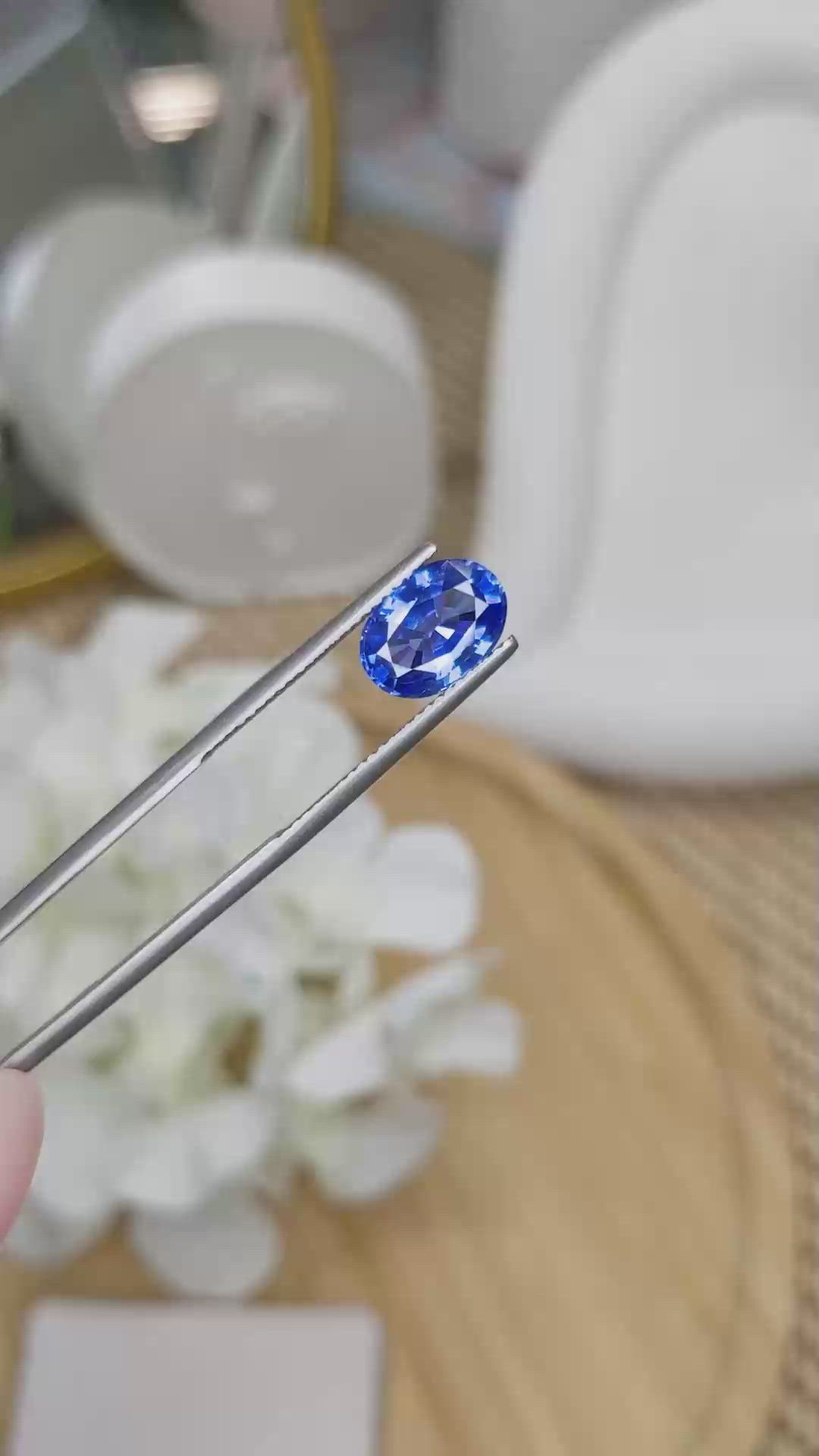 2.77 Ct. Blue Sapphire from Ceylon (Sri Lanka) Size Video