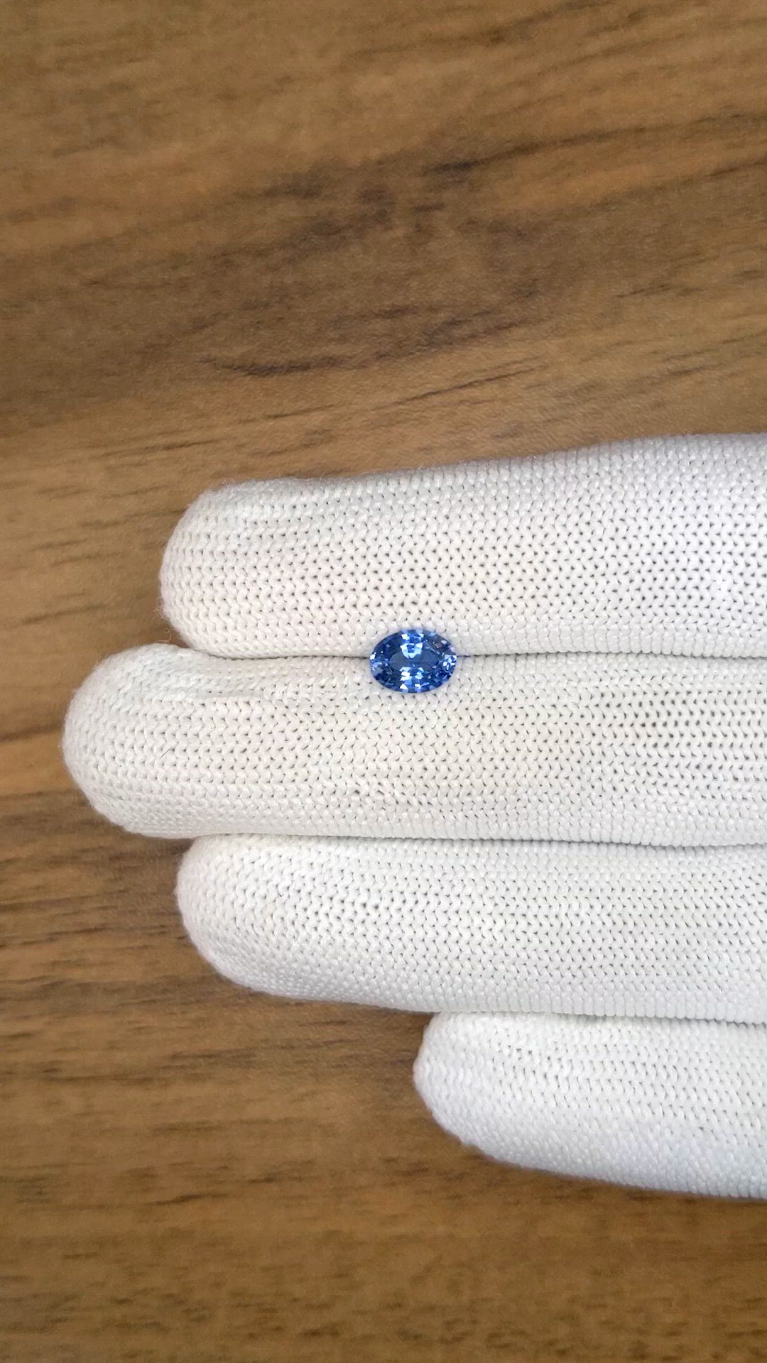 1.09 Ct. Blue Sapphire from Ceylon (Sri Lanka) Size Video