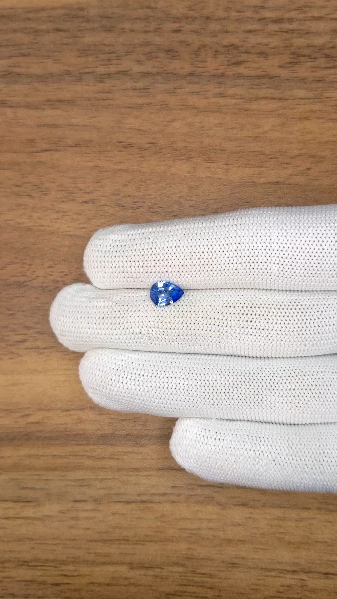 1.14 Ct. Blue Sapphire from Ceylon (Sri Lanka) Size Video