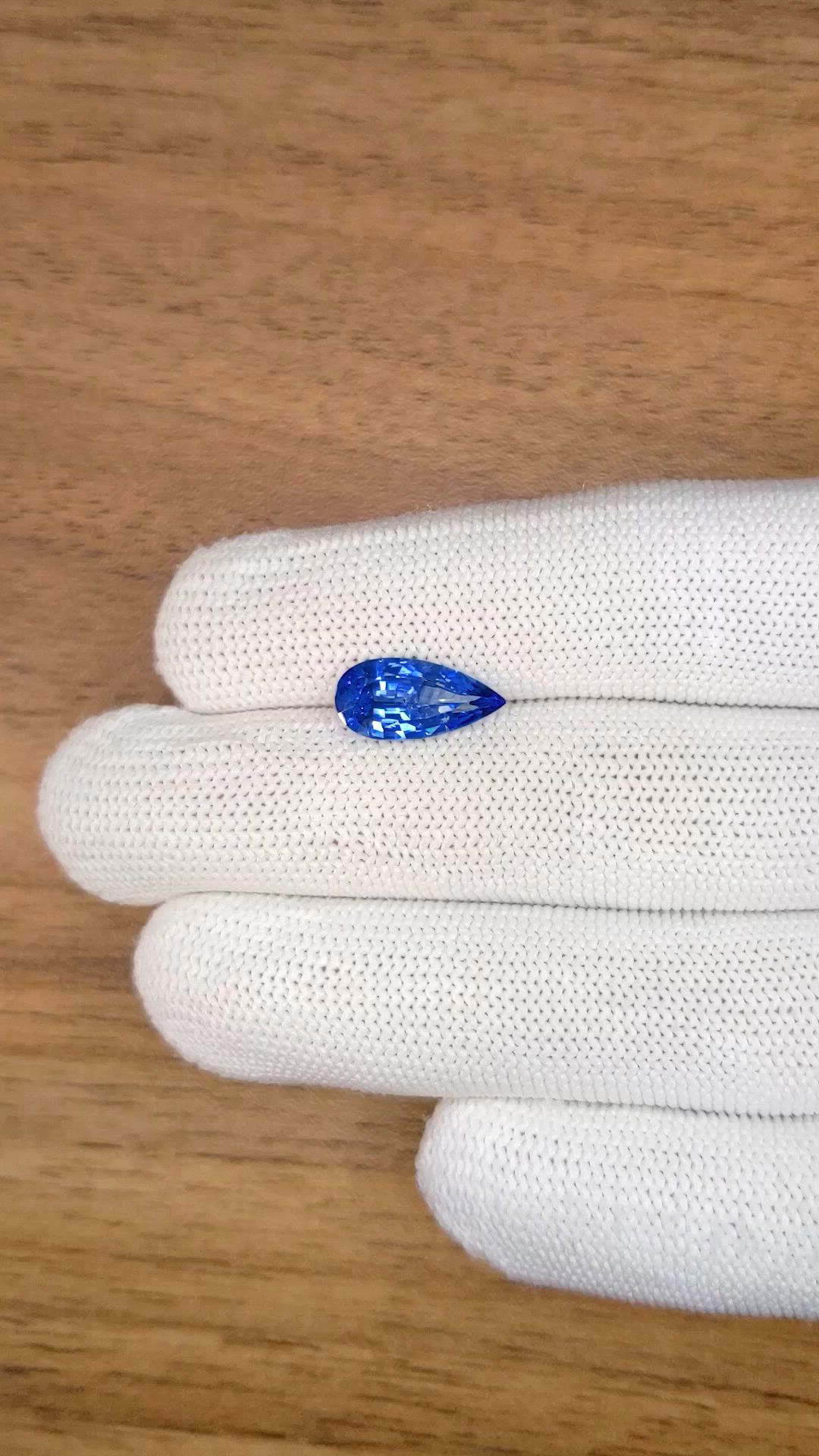 3.39 Ct. Blue Sapphire from Ceylon (Sri Lanka) Size Video