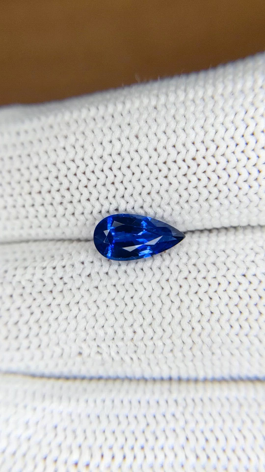 1.17 Ct. Blue Sapphire from Ceylon (Sri Lanka) Size Video