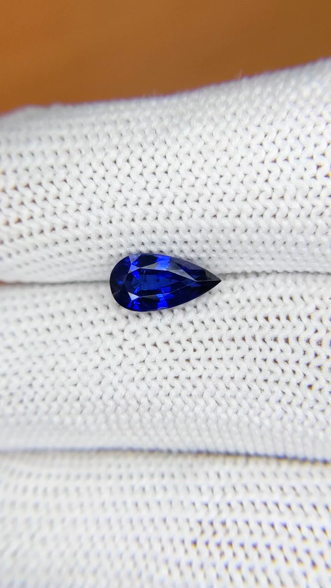 1.35 Ct. Blue Sapphire from Ceylon (Sri Lanka) Size Video