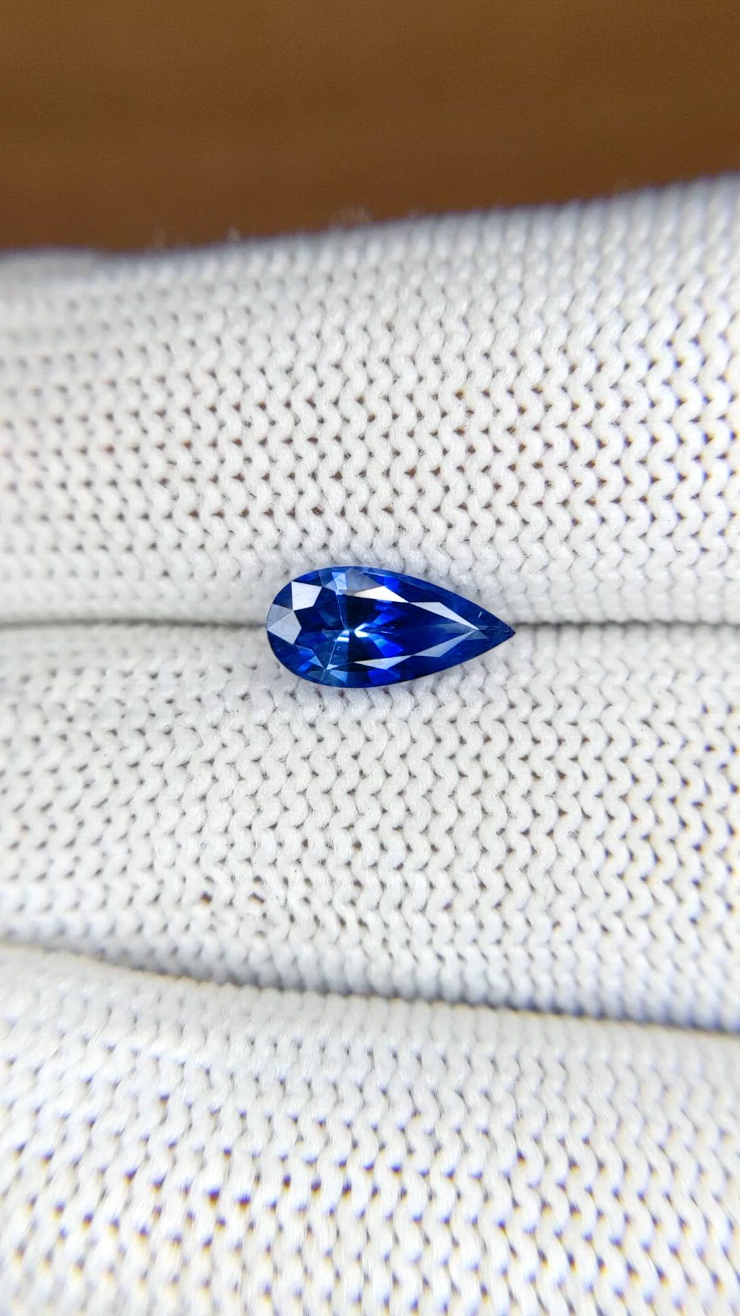 1.35 Ct. Blue Sapphire from Ceylon (Sri Lanka) Size Video