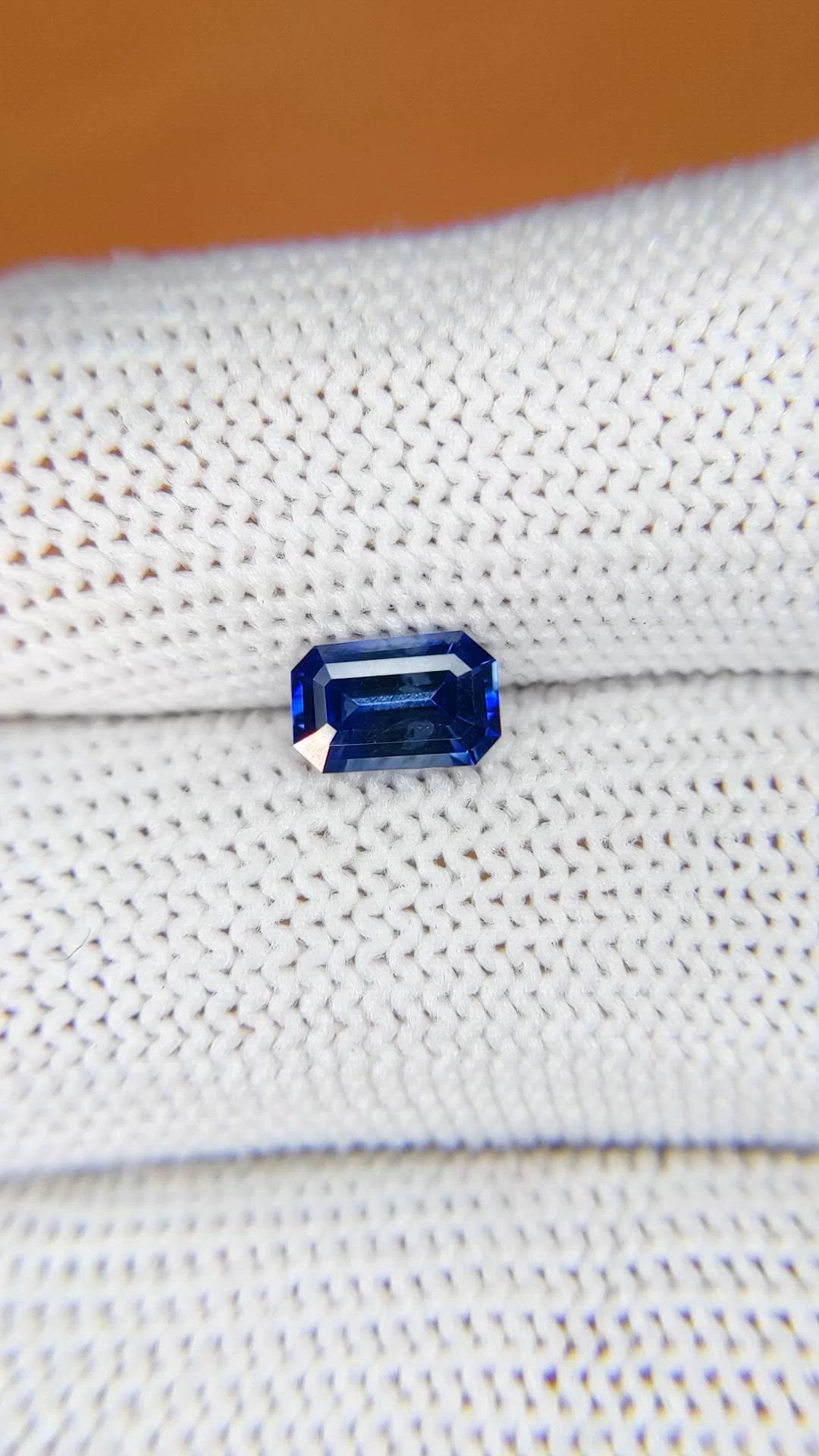 0.98 Ct. Blue Sapphire from Ceylon (Sri Lanka) Size Video