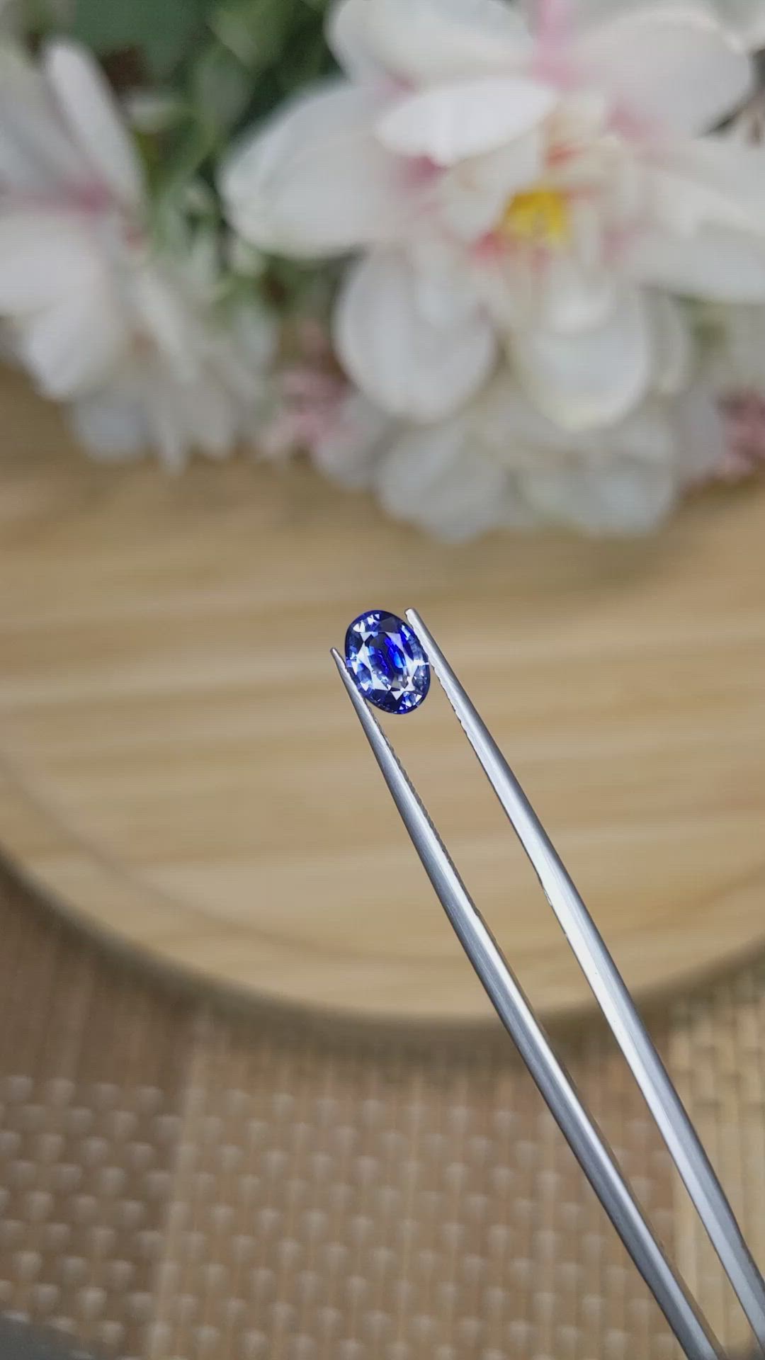 1.00 Ct. Blue Sapphire from Ceylon (Sri Lanka) Size Video