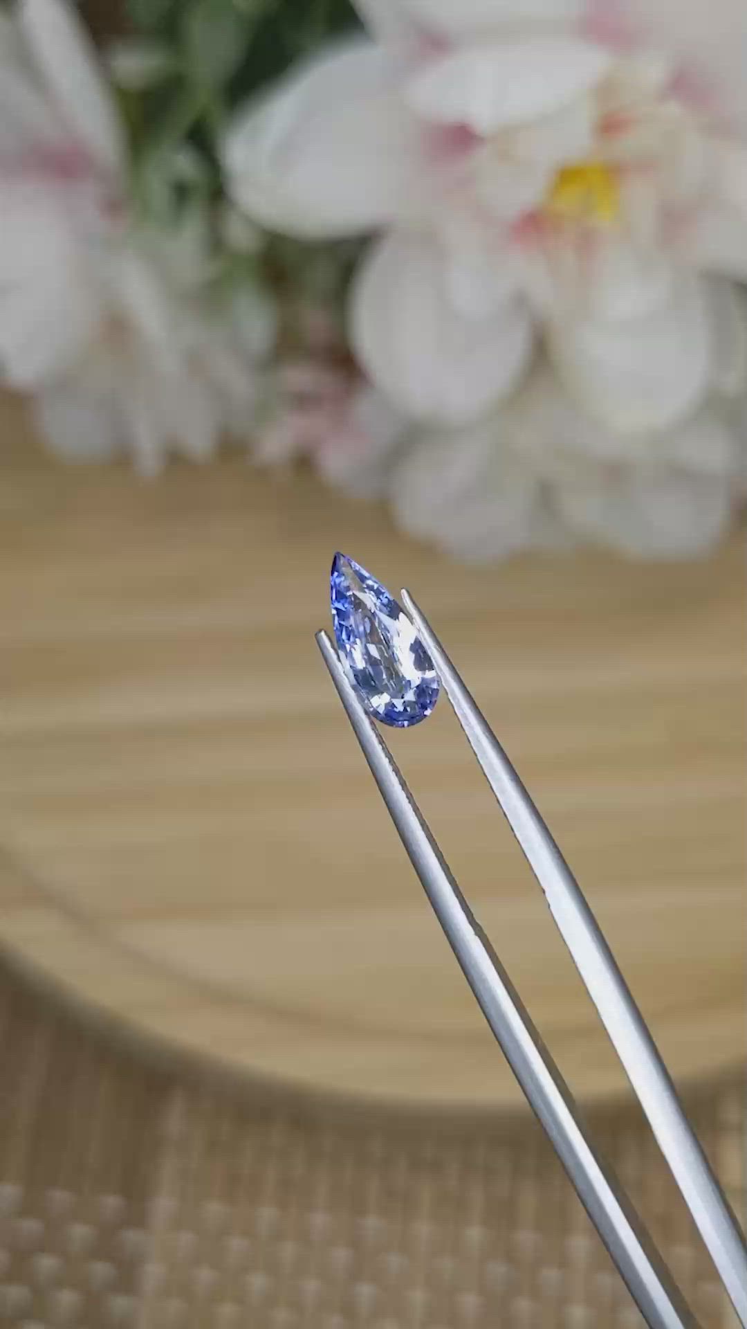 1.25 Ct. Bi Color / Parti Sapphire from Ceylon (Sri Lanka) Size Video