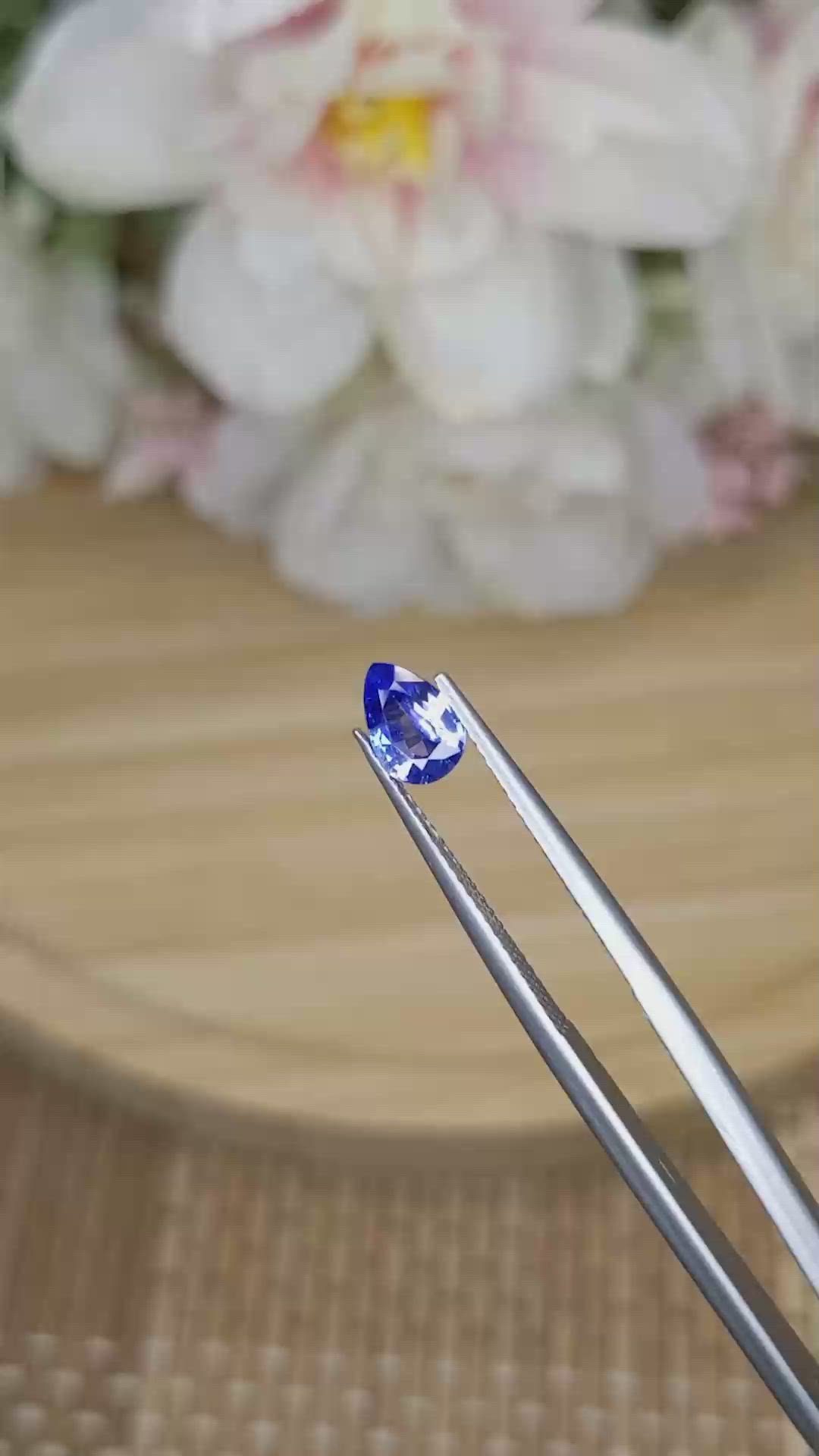 0.75 Ct. Blue Sapphire from Ceylon (Sri Lanka) Size Video