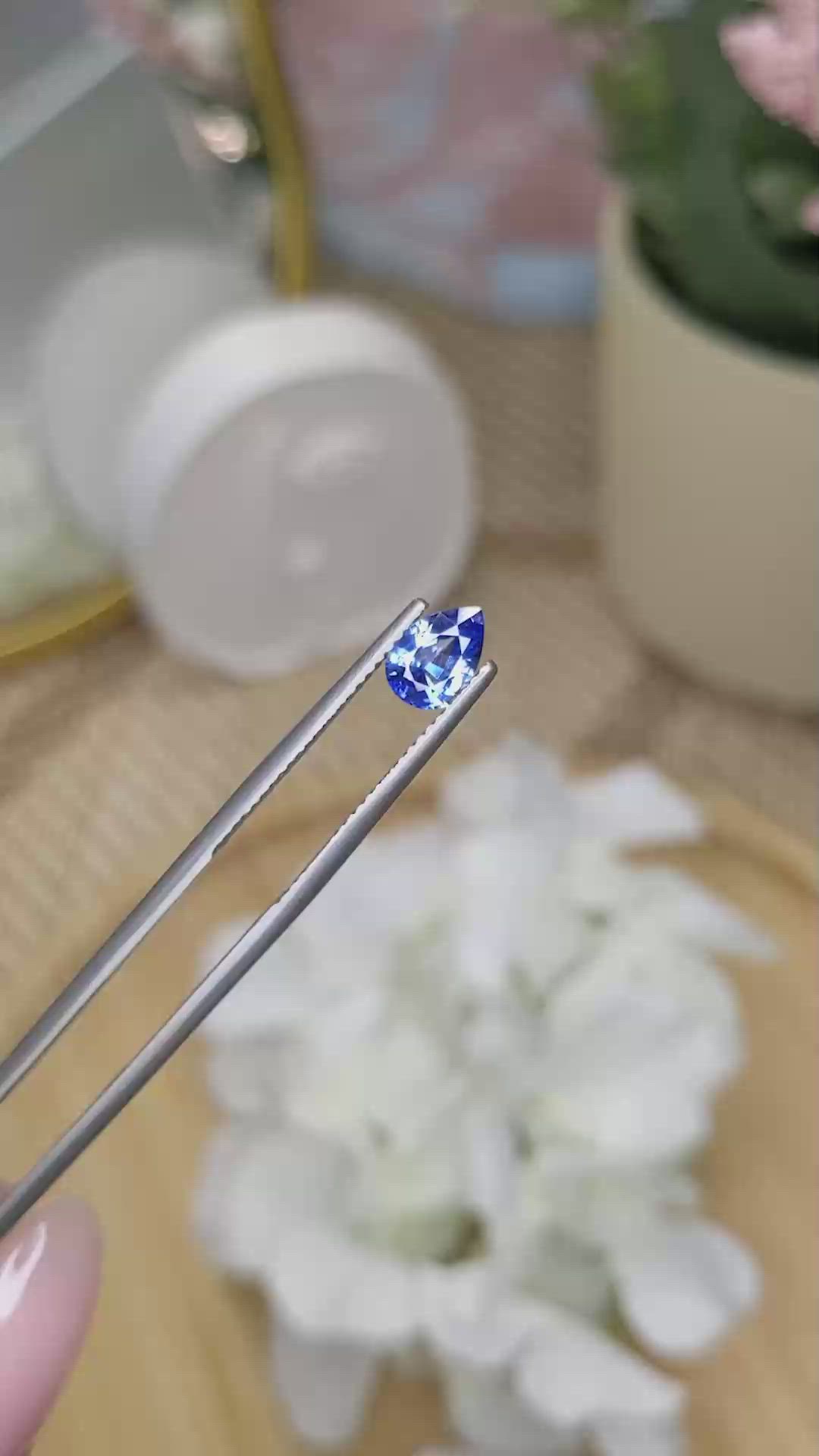 0.95 Ct. Blue Sapphire from Ceylon (Sri Lanka) Size Video