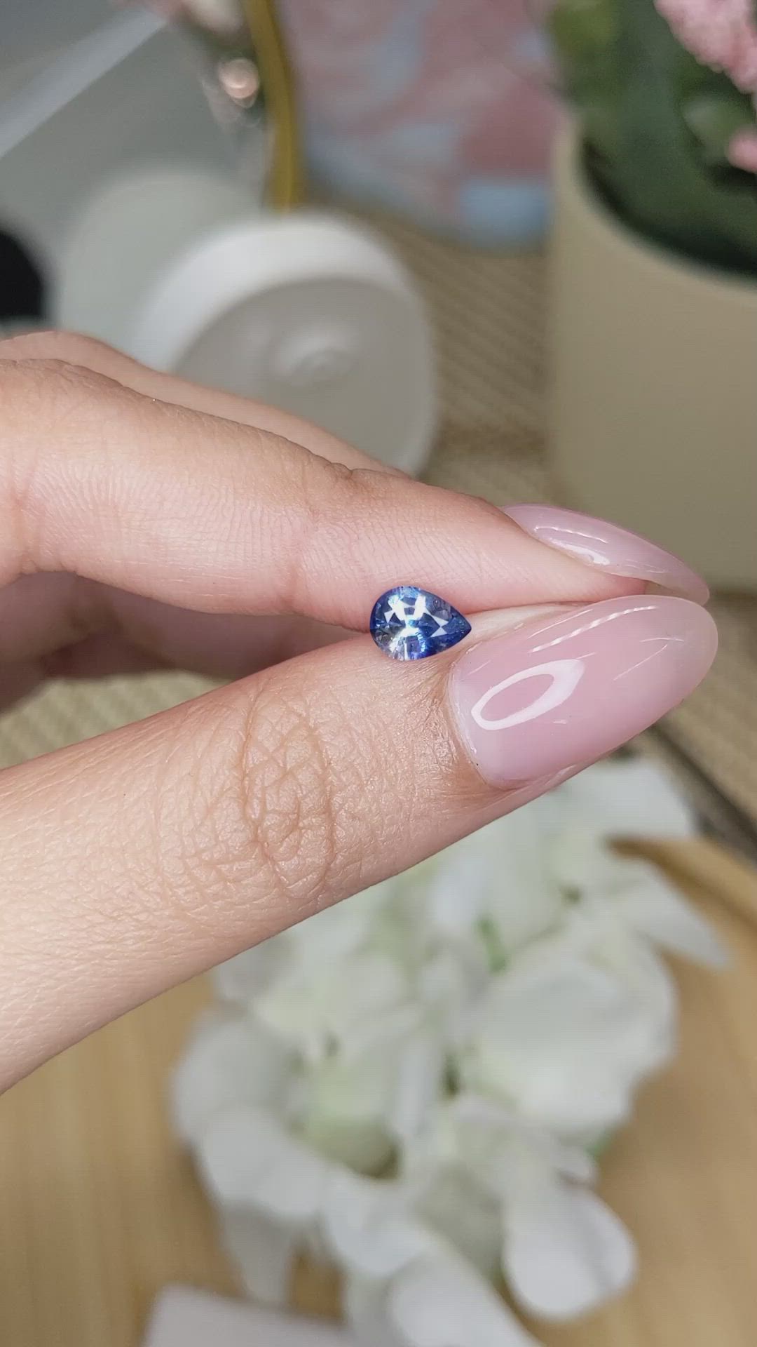 0.87 Ct. Bi Color / Parti Sapphire from Ceylon (Sri Lanka) Size Video