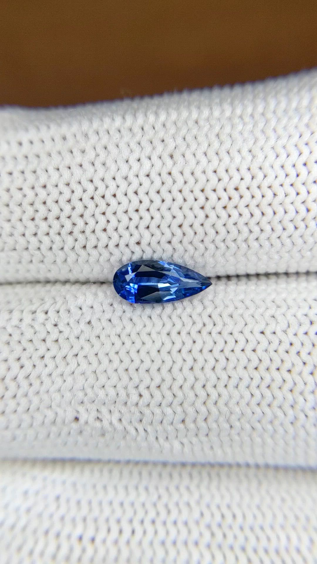 0.65 Ct. Blue Sapphire from Ceylon (Sri Lanka) Size Video