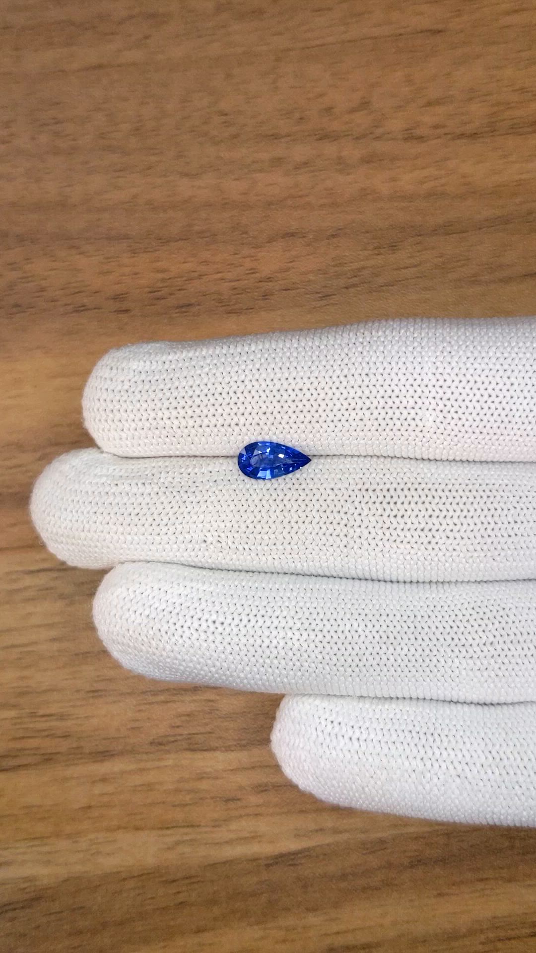 1.00 Ct. Blue Sapphire from Ceylon (Sri Lanka) Size Video