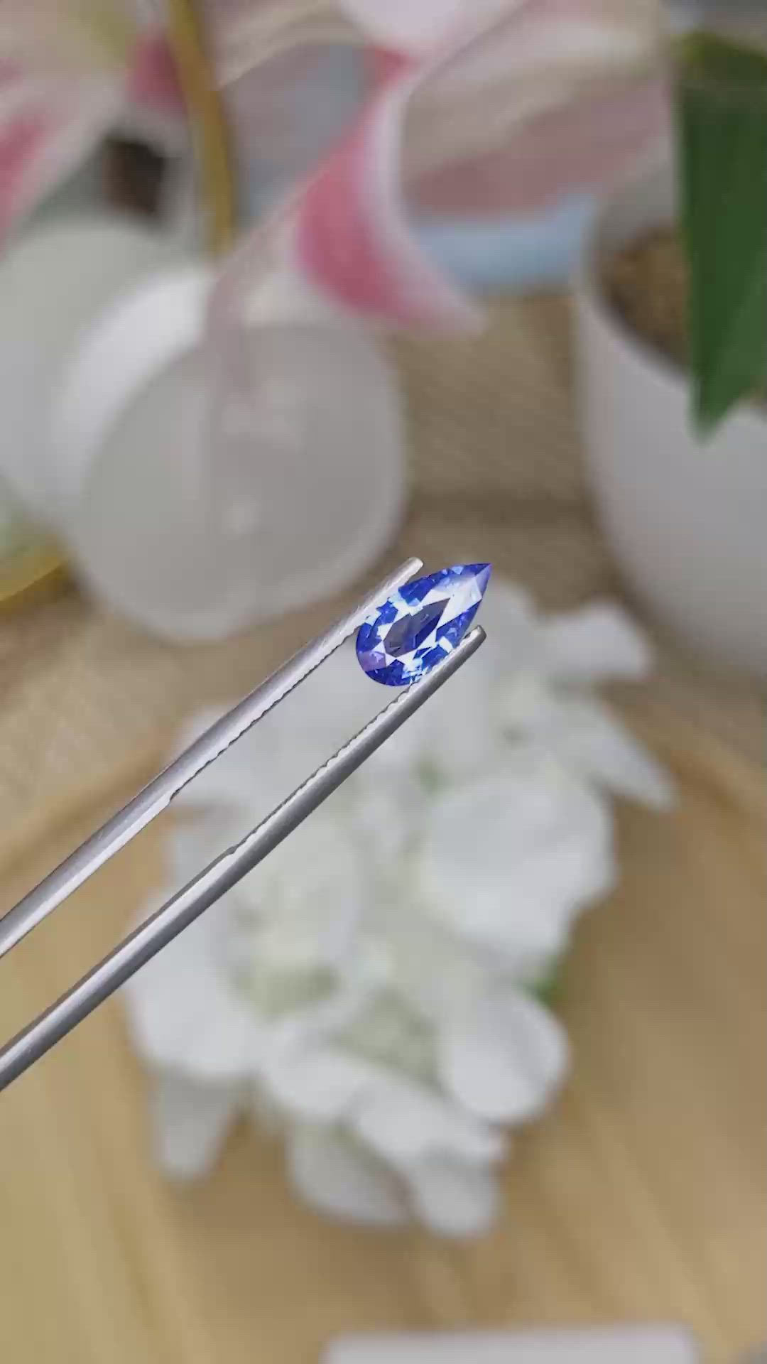 1.00 Ct. Blue Sapphire from Ceylon (Sri Lanka) Size Video