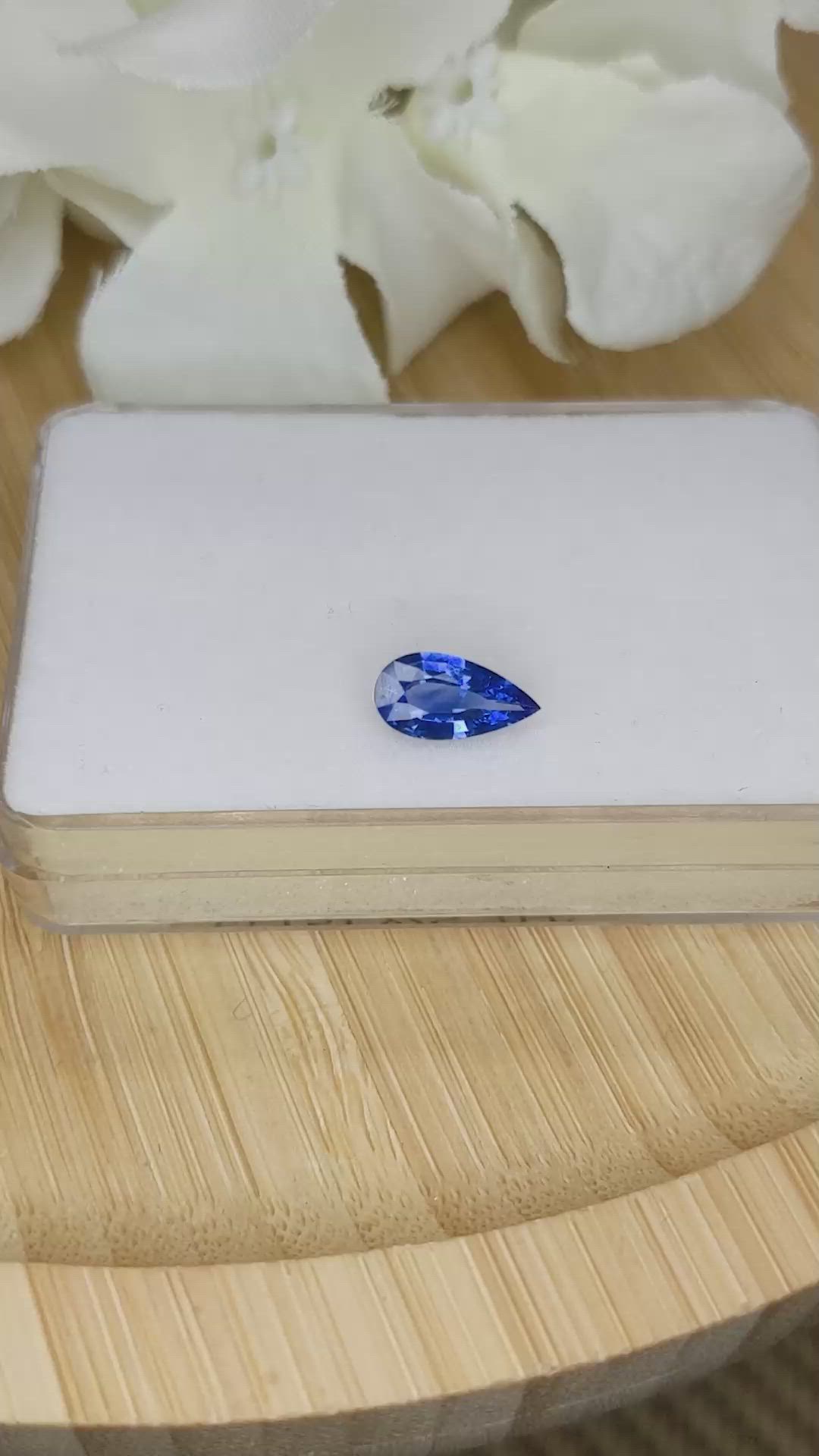 1.00 Ct. Blue Sapphire from Ceylon (Sri Lanka) Size Video