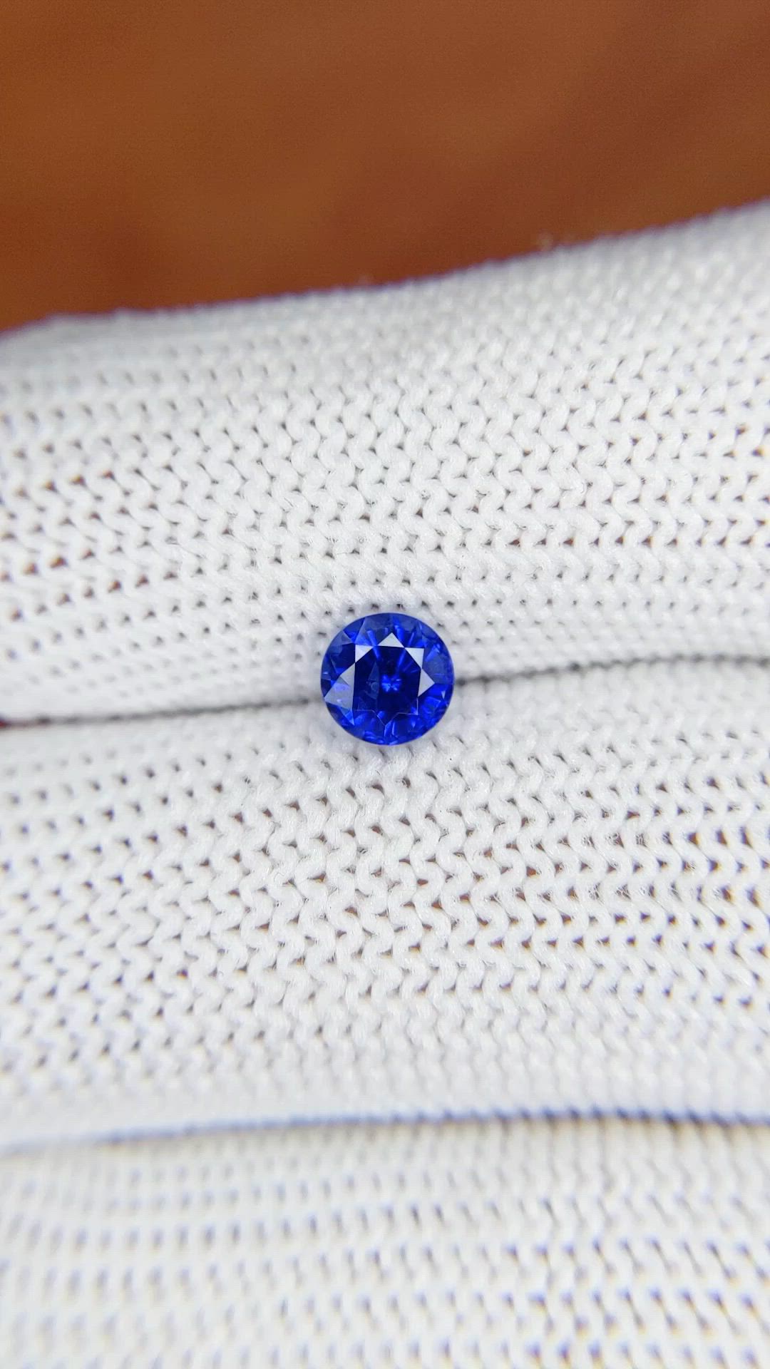 0.79 Ct. Blue Sapphire from Ceylon (Sri Lanka) Size Video