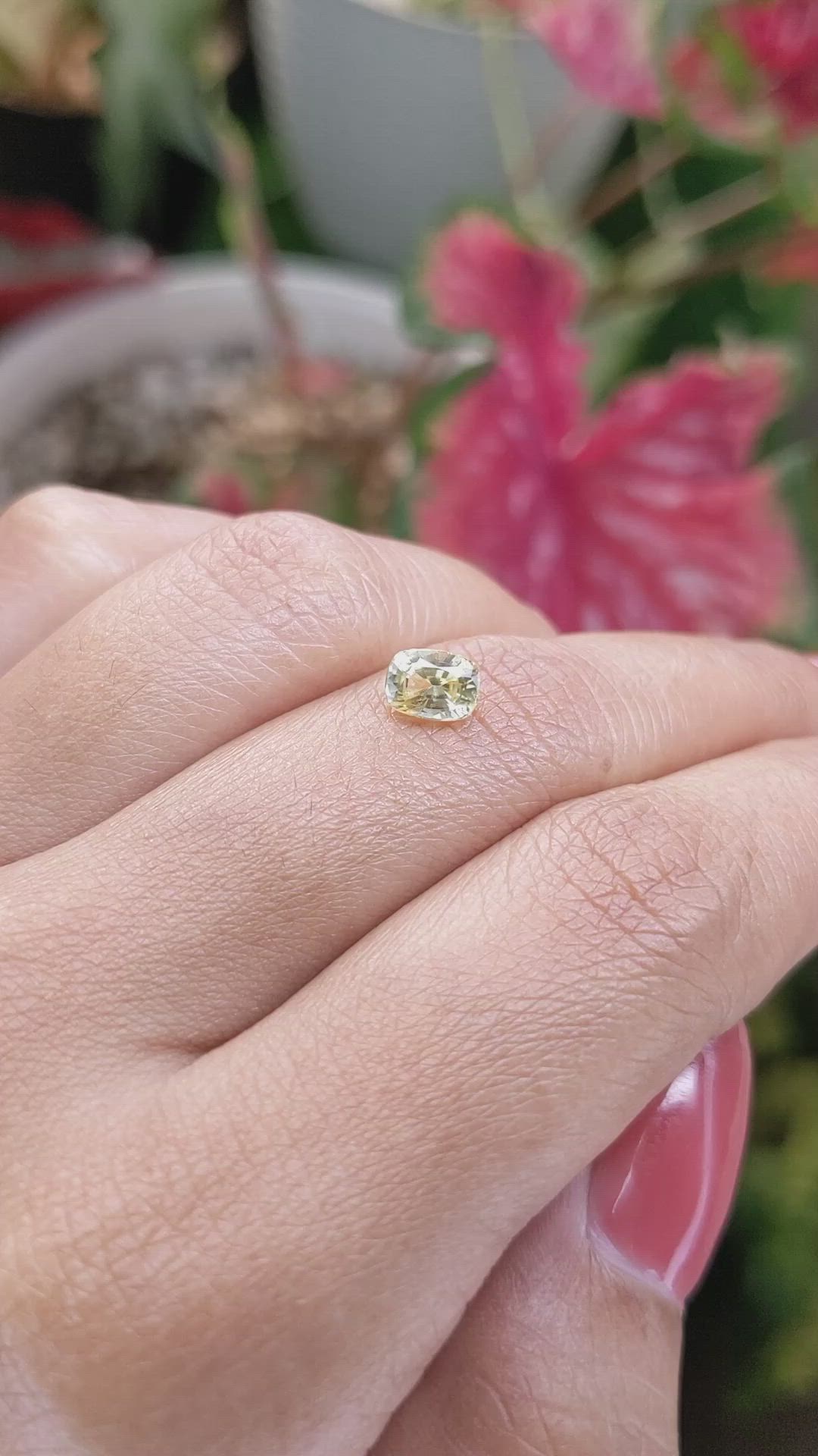 1.02 Ct. Yellow Sapphire from Ceylon (Sri Lanka) Size Video